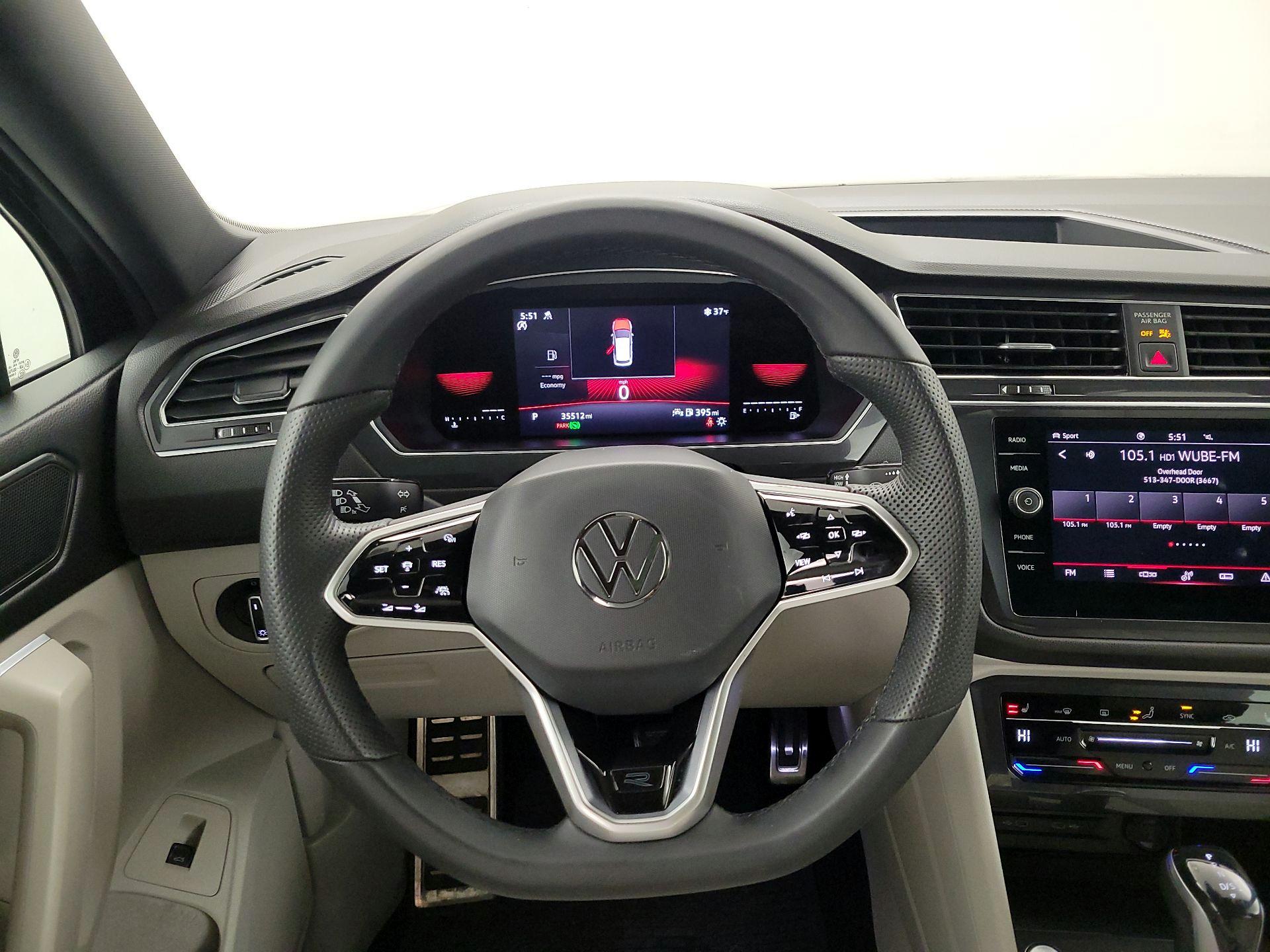 Thumbnail: 2022 Volkswagen Tiguan - 10