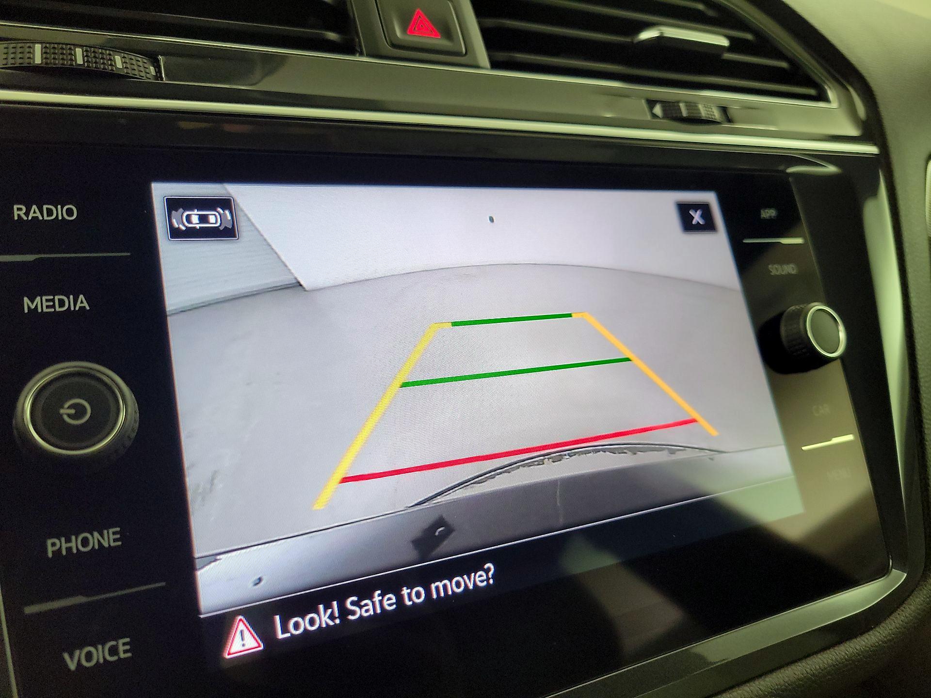 Thumbnail: 2022 Volkswagen Tiguan - 14