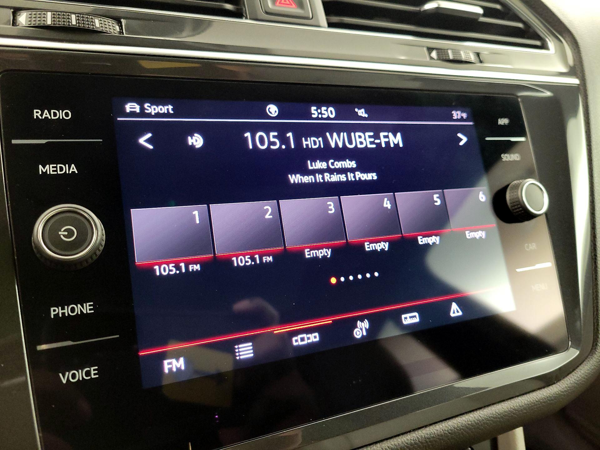 Thumbnail: 2022 Volkswagen Tiguan - 15