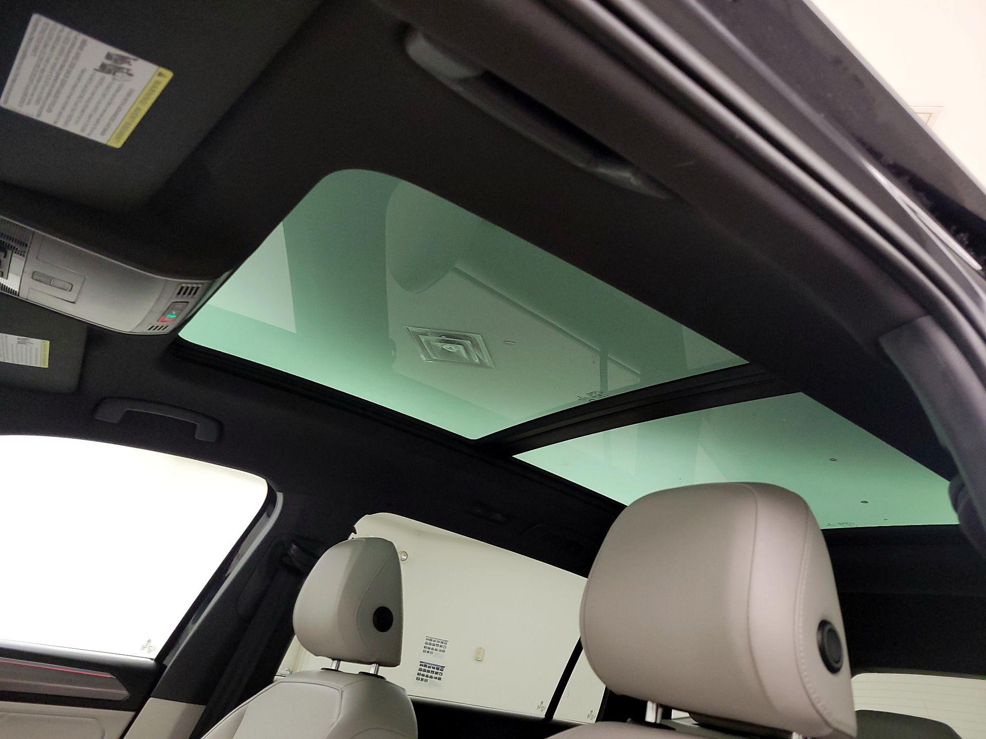 Thumbnail: 2022 Volkswagen Tiguan - 19