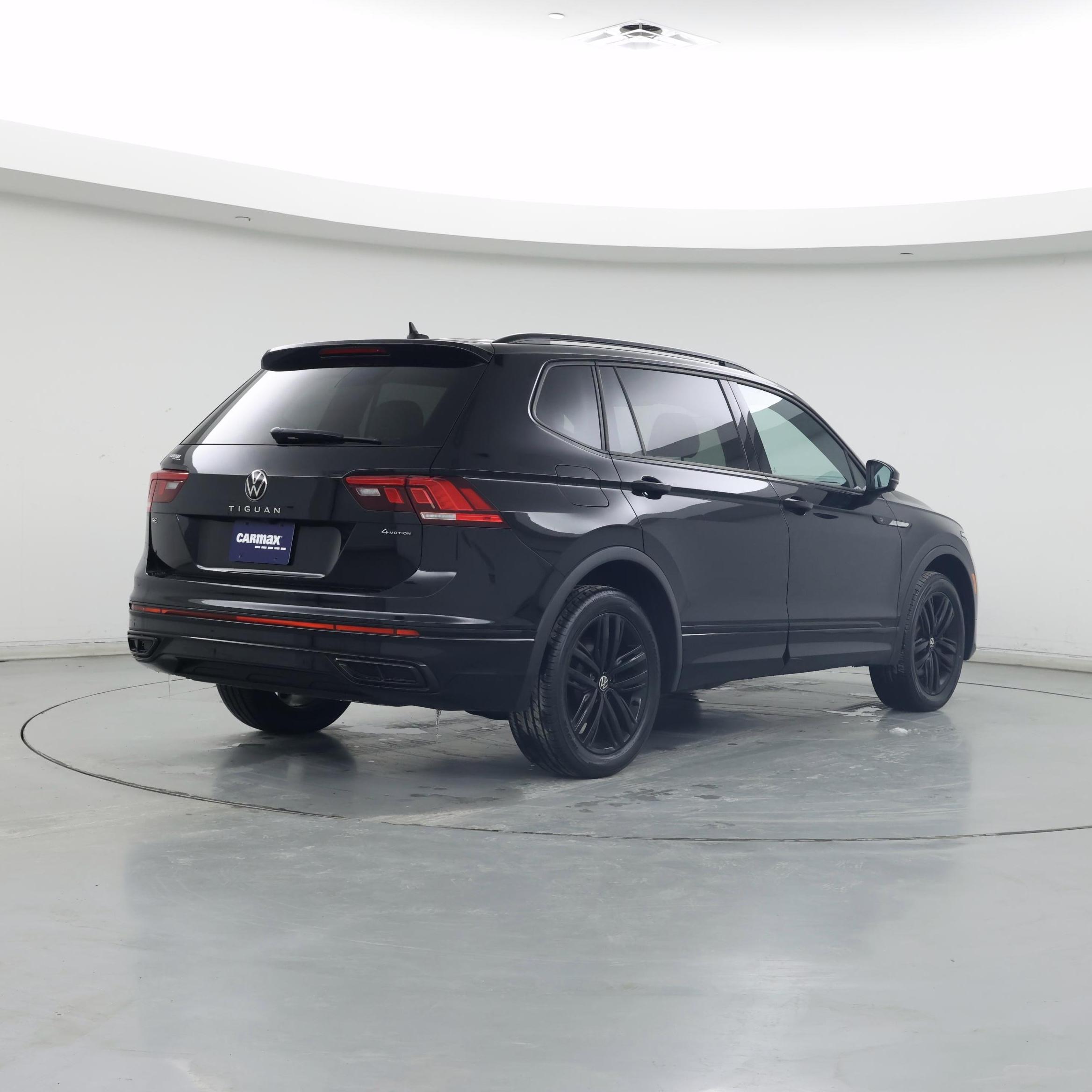 Thumbnail: 2022 Volkswagen Tiguan - 8