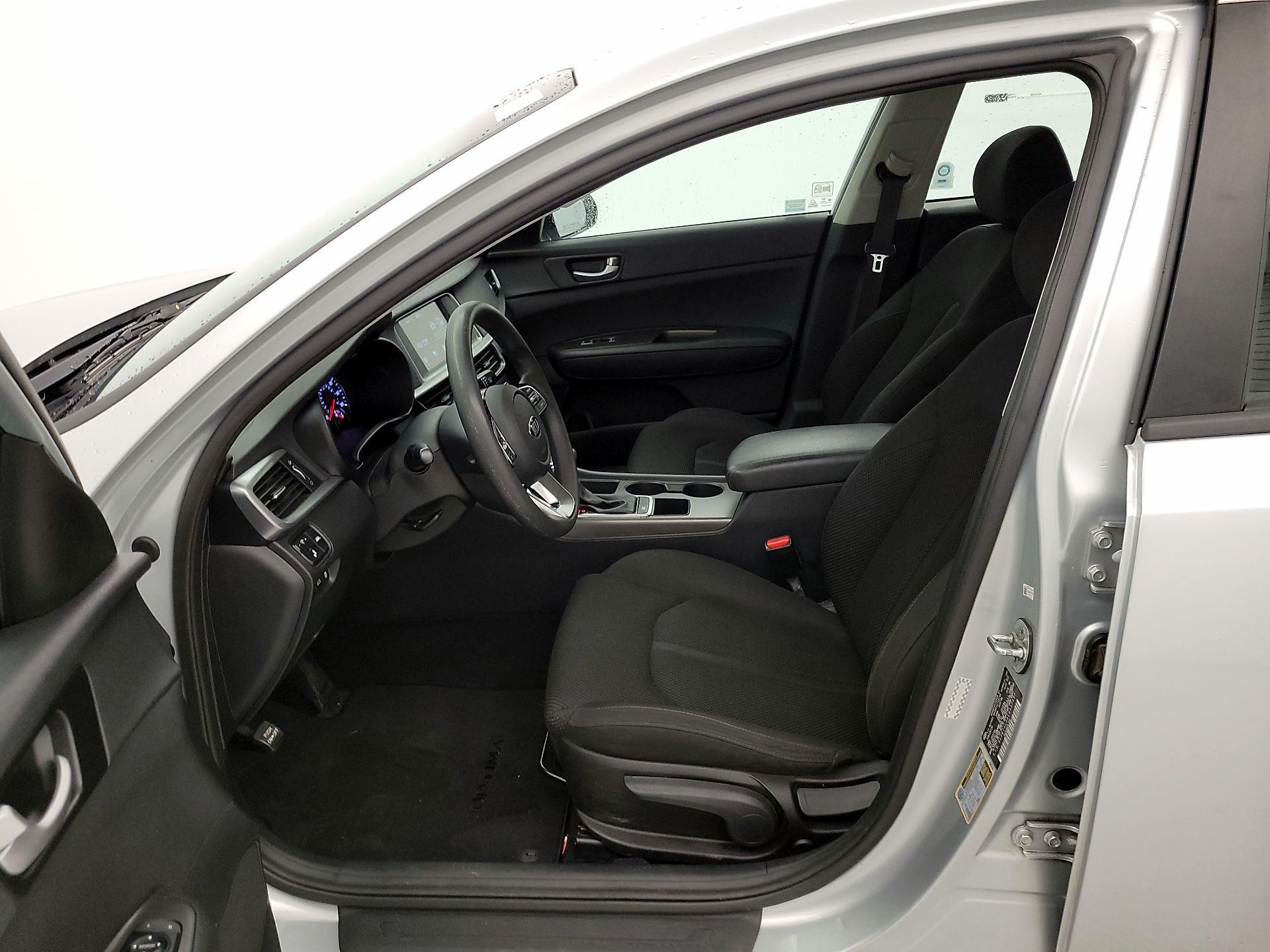 Thumbnail: 2020 Kia Optima - 11