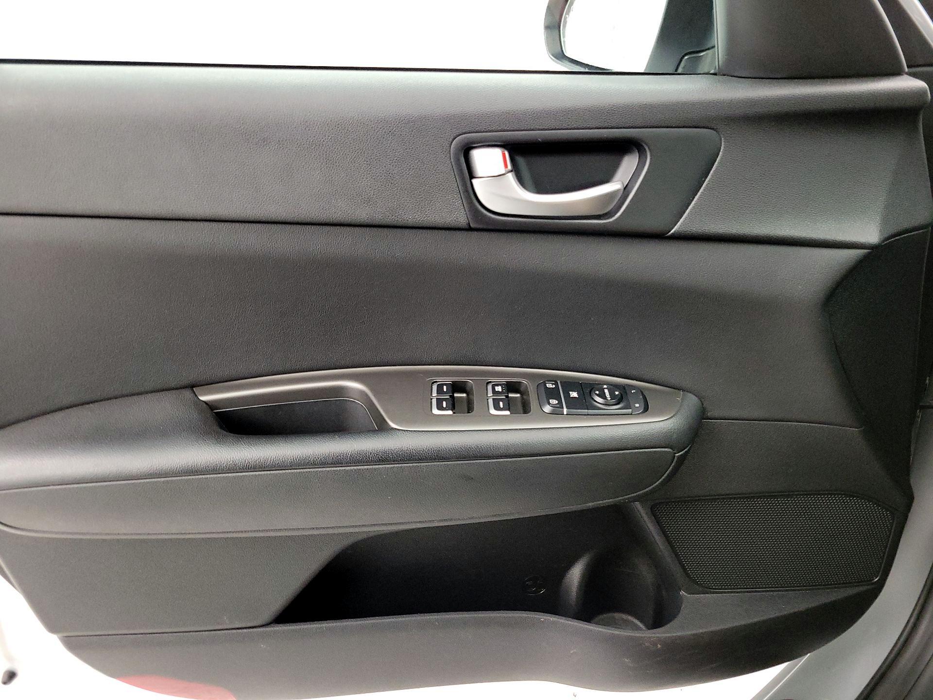 Thumbnail: 2020 Kia Optima - 12