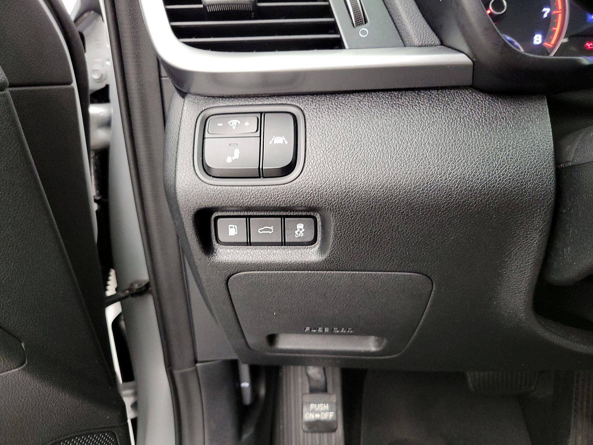 Thumbnail: 2020 Kia Optima - 13