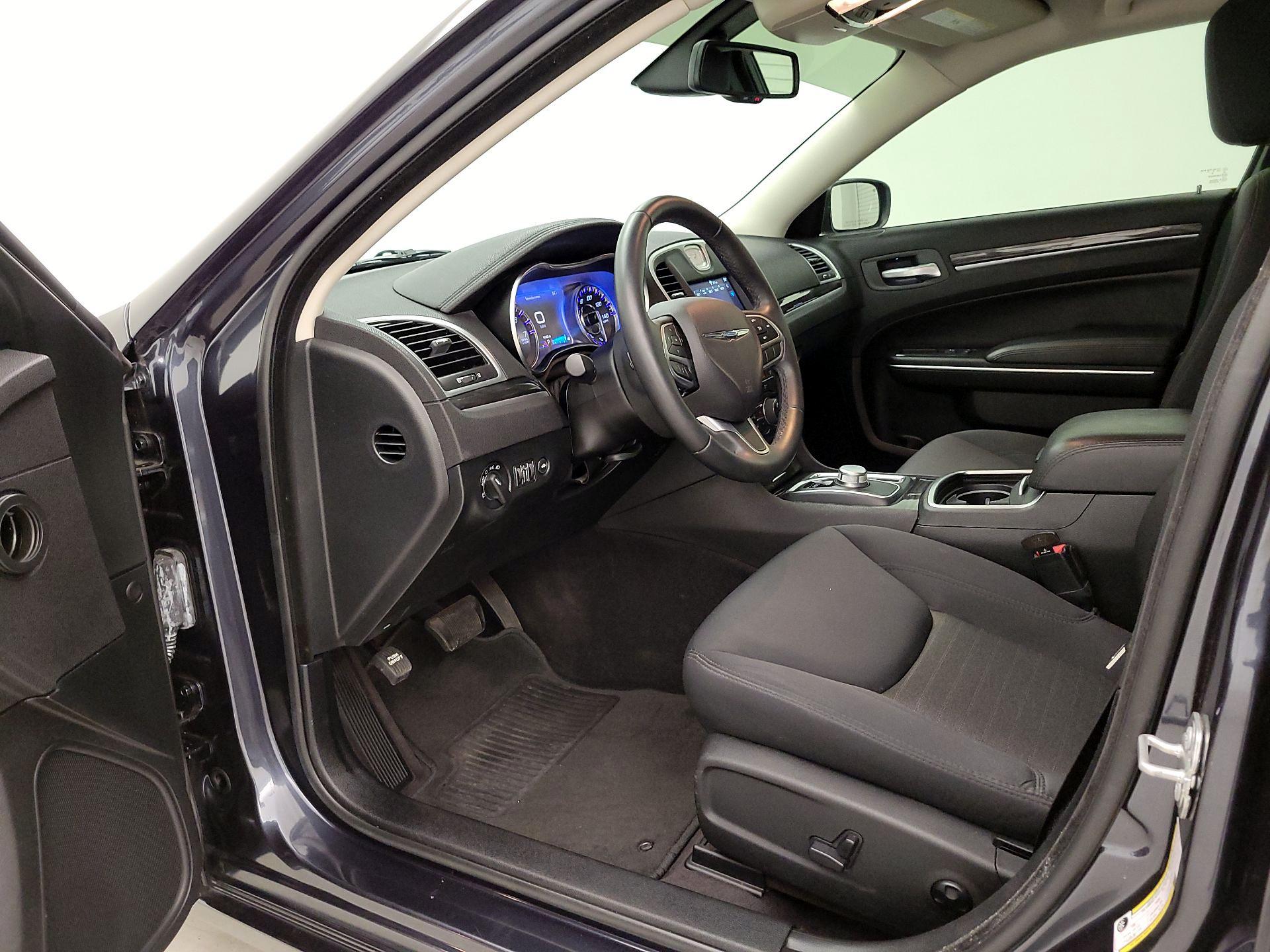 Thumbnail: 2018 Chrysler 300 - 11