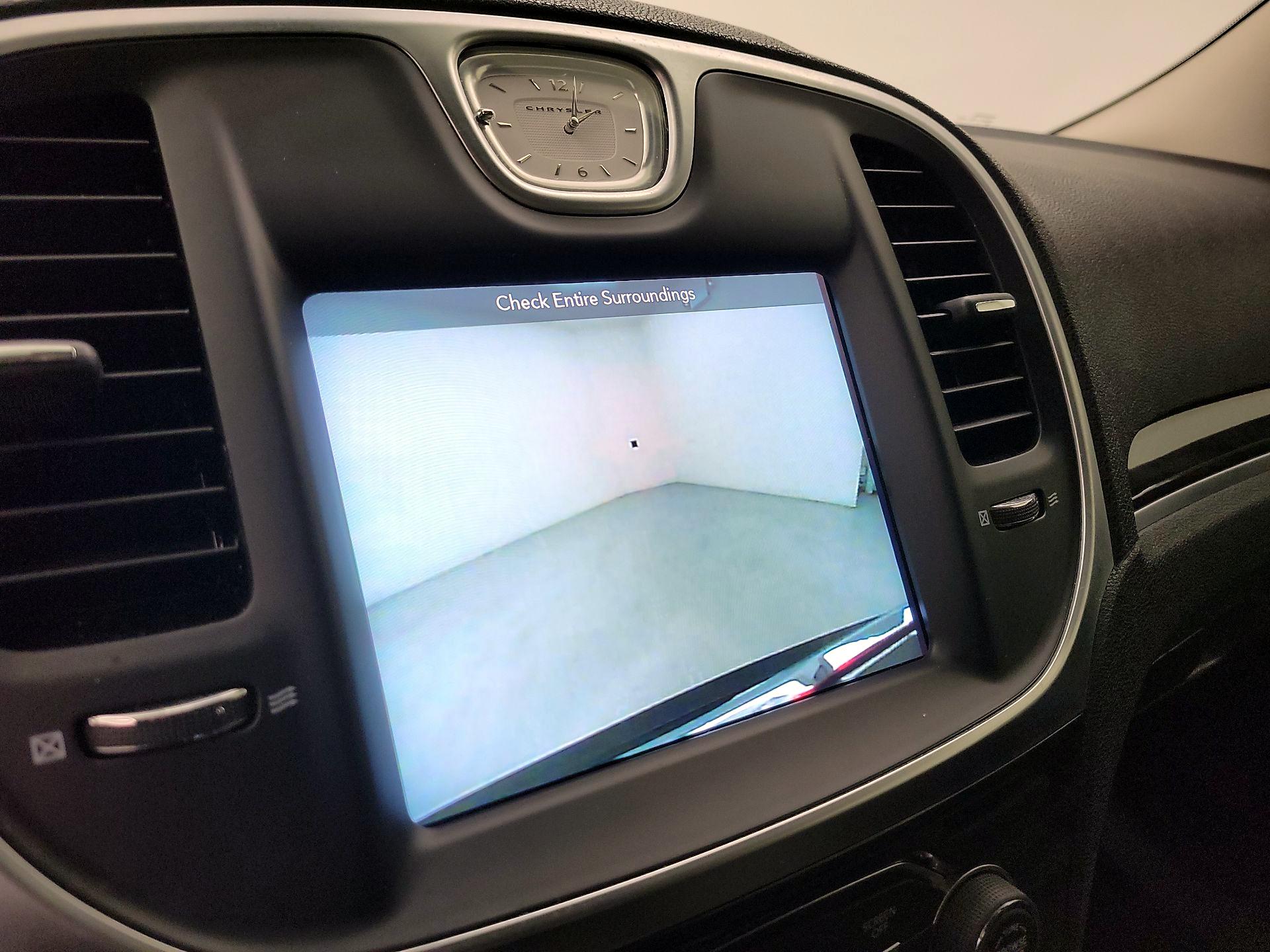 Thumbnail: 2018 Chrysler 300 - 14