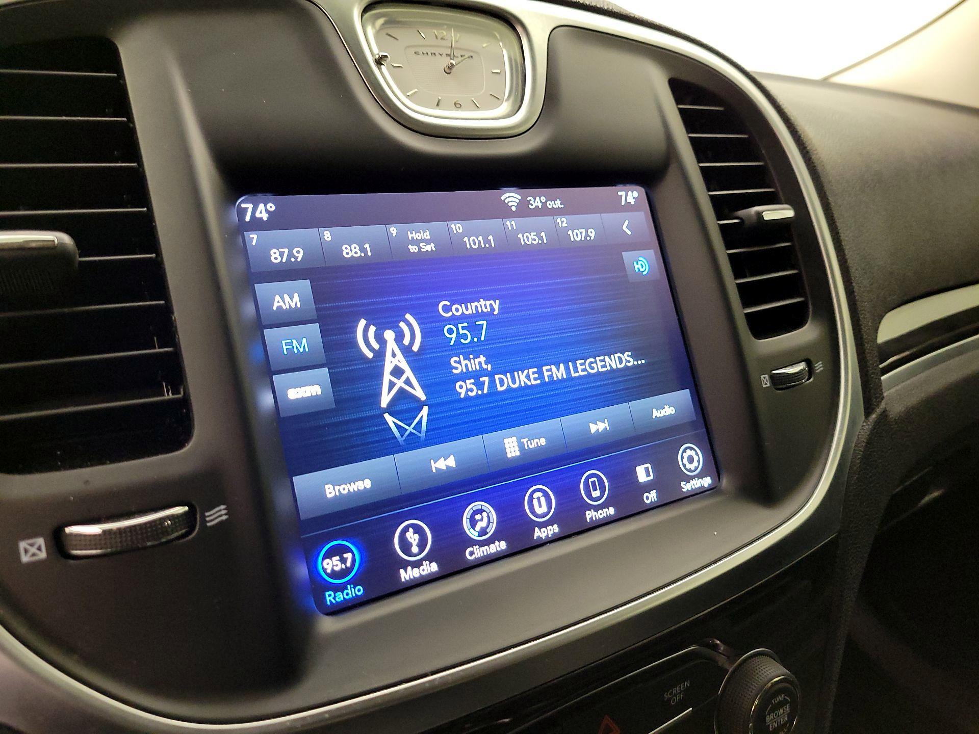 Thumbnail: 2018 Chrysler 300 - 15