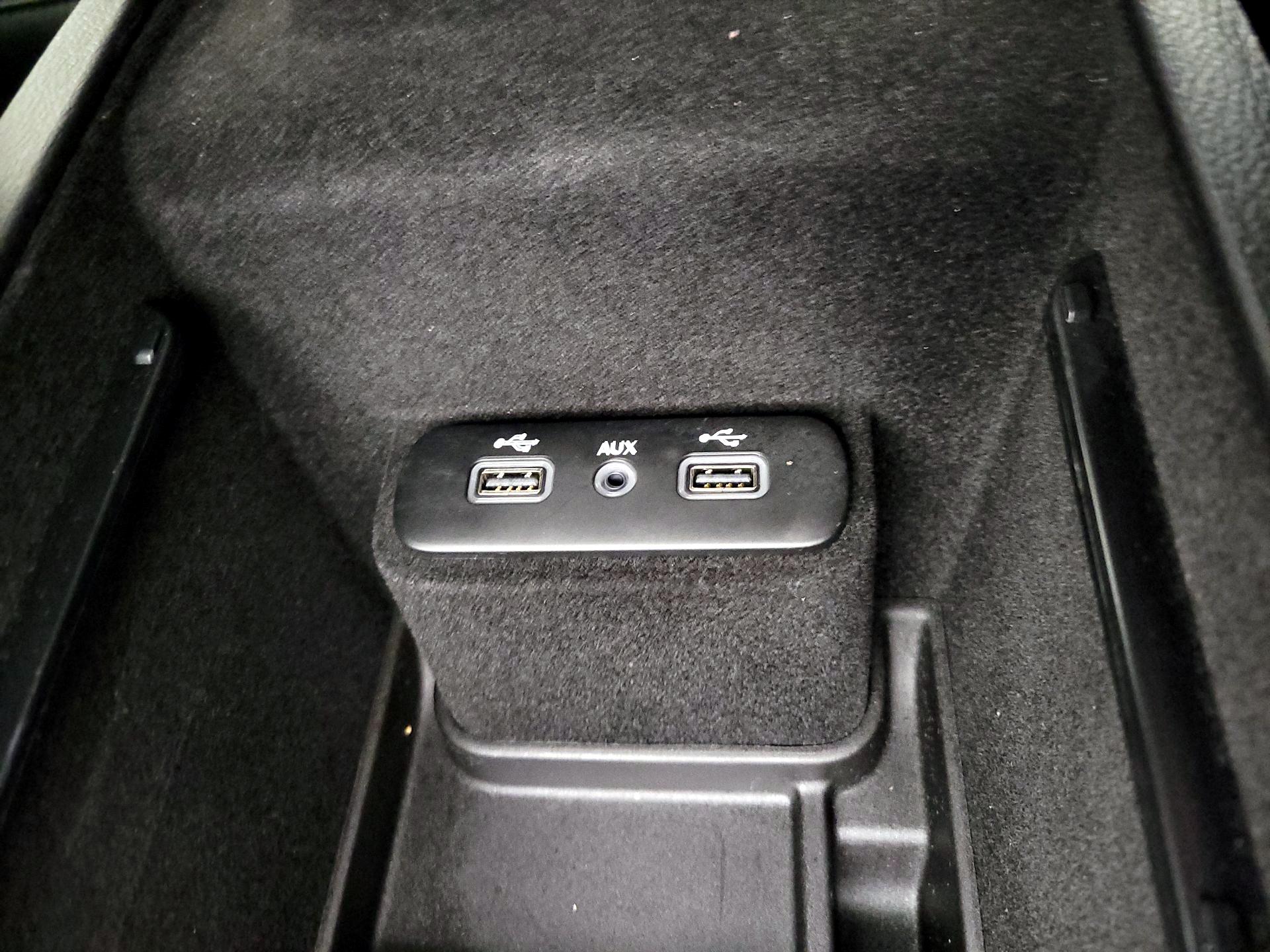 Thumbnail: 2018 Chrysler 300 - 18