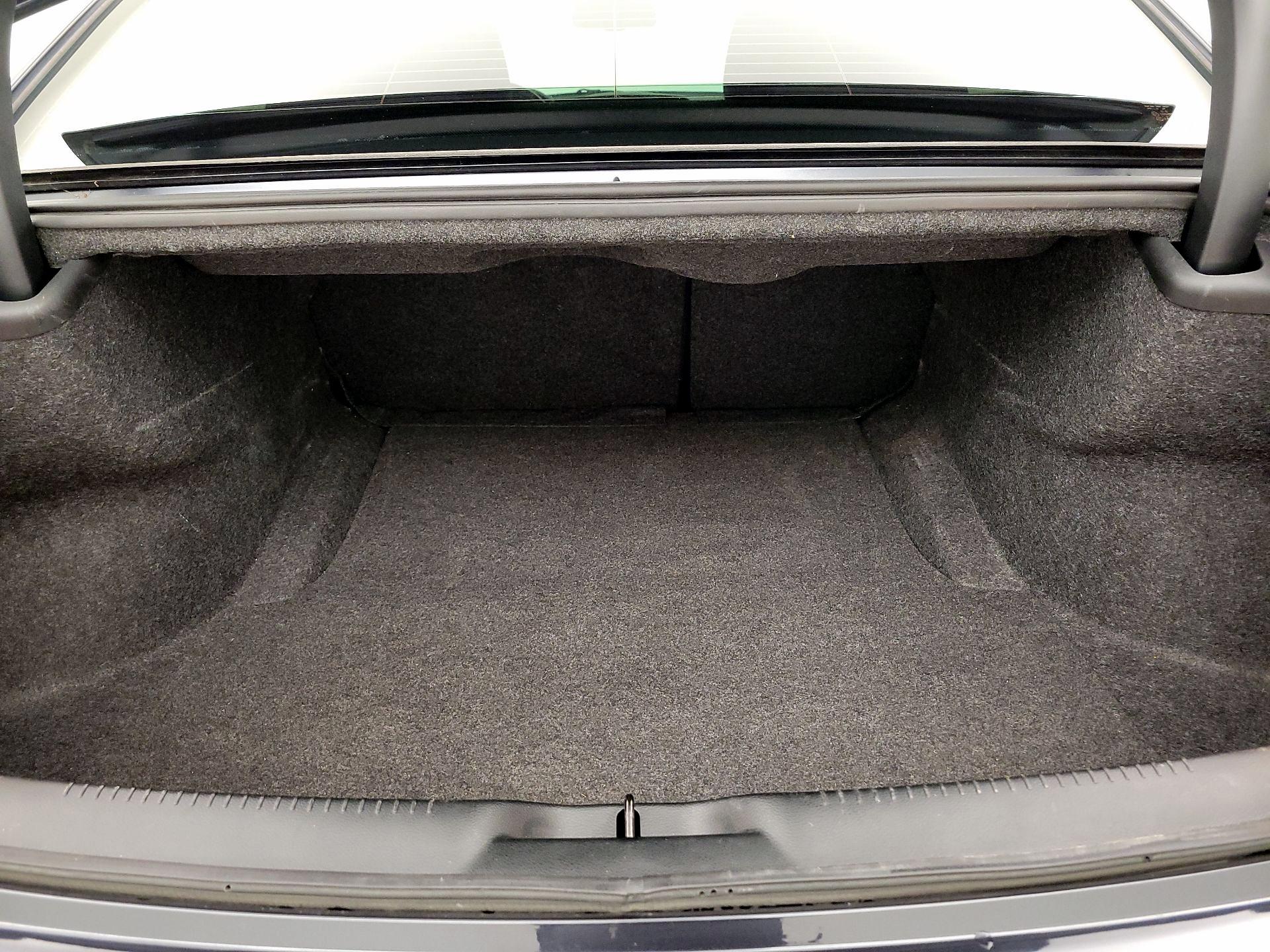 Thumbnail: 2018 Chrysler 300 - 20