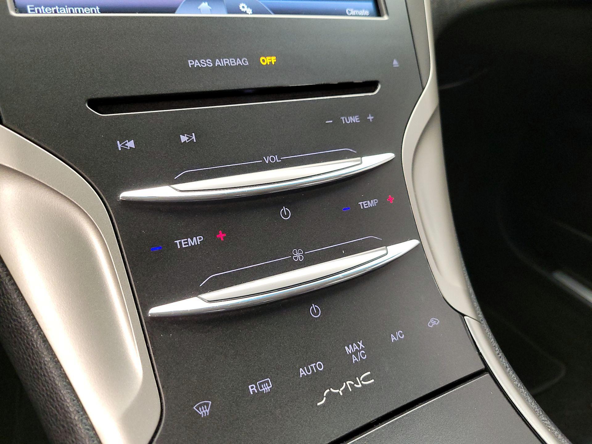 Thumbnail: 2016 Lincoln MKZ - 16