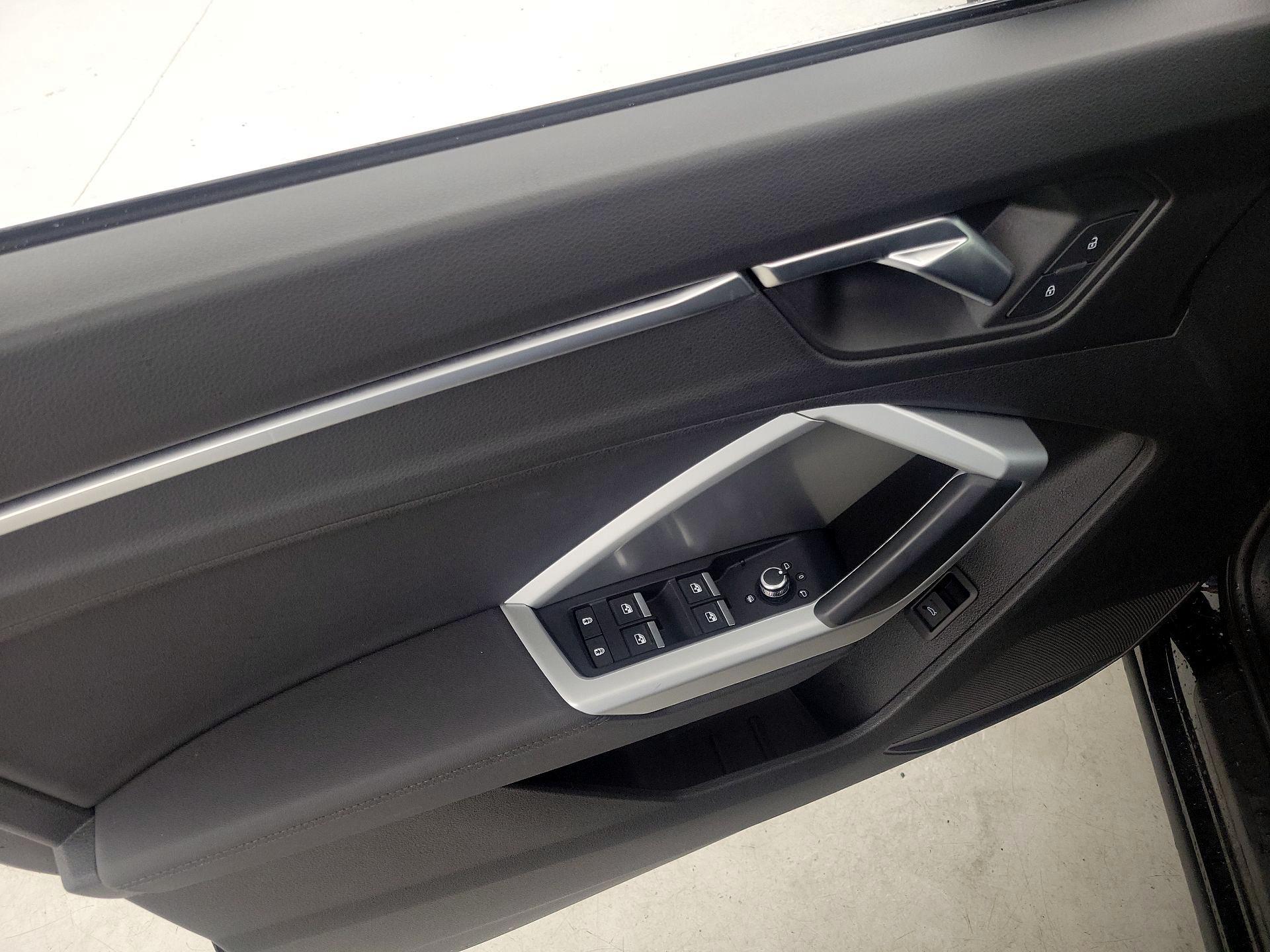 Thumbnail: 2019 Audi Q3 - 12