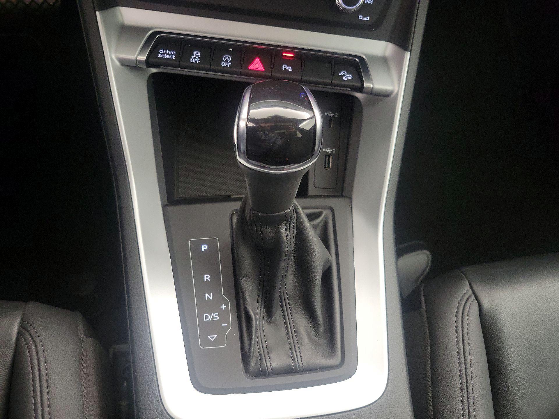 Thumbnail: 2019 Audi Q3 - 17