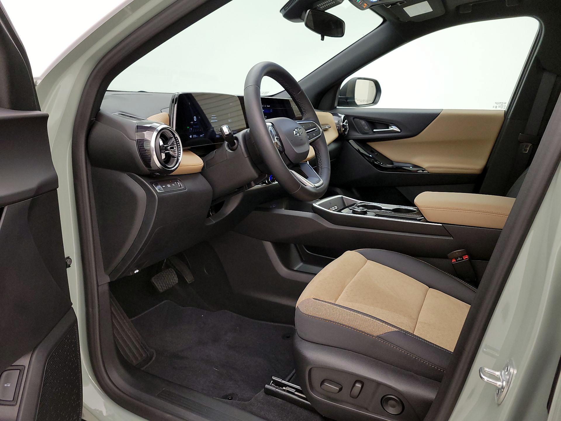 Thumbnail: 2026 Chevrolet Equinox - 11