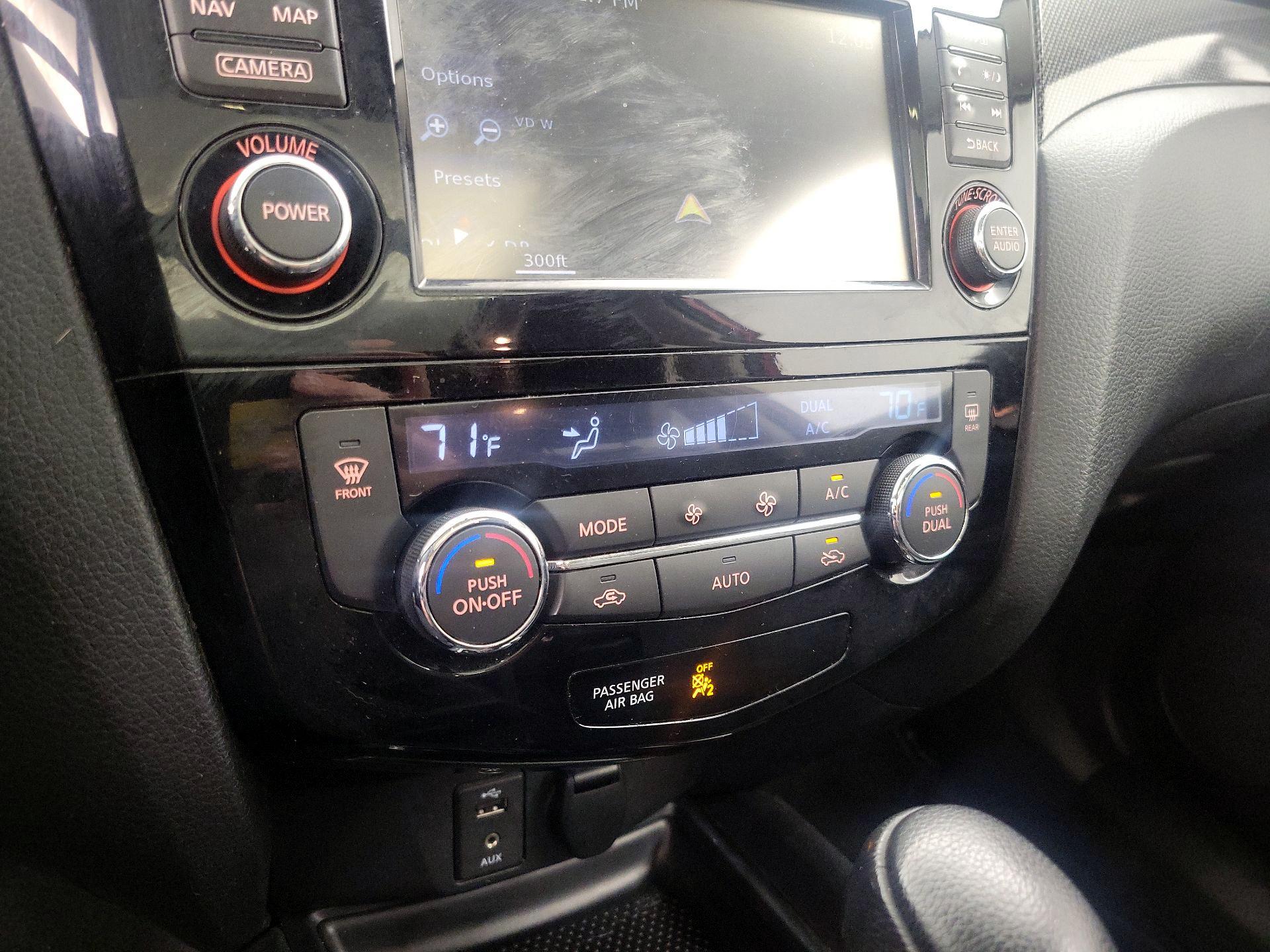 Thumbnail: 2014 Nissan Rogue - 17