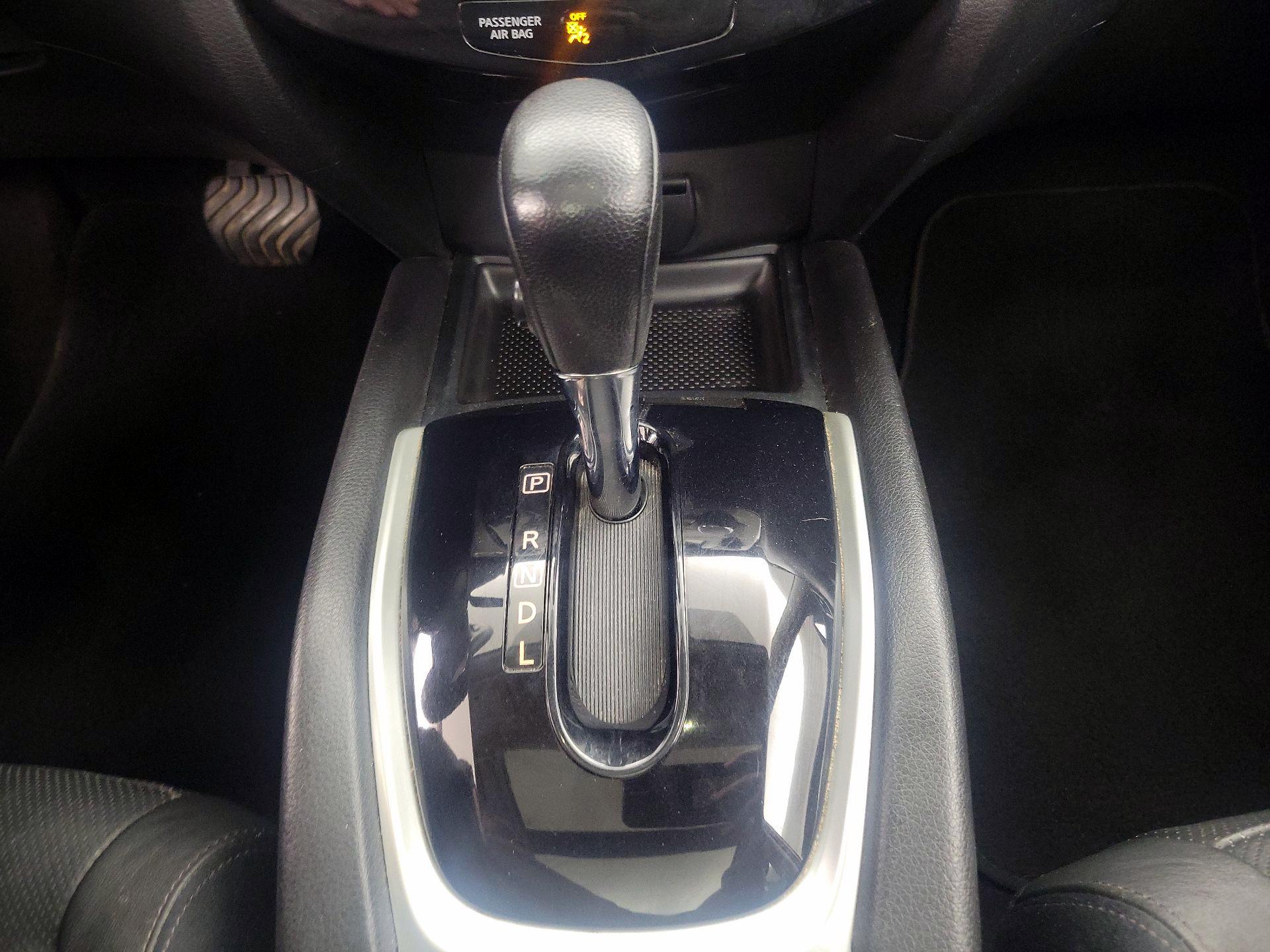 Thumbnail: 2014 Nissan Rogue - 18