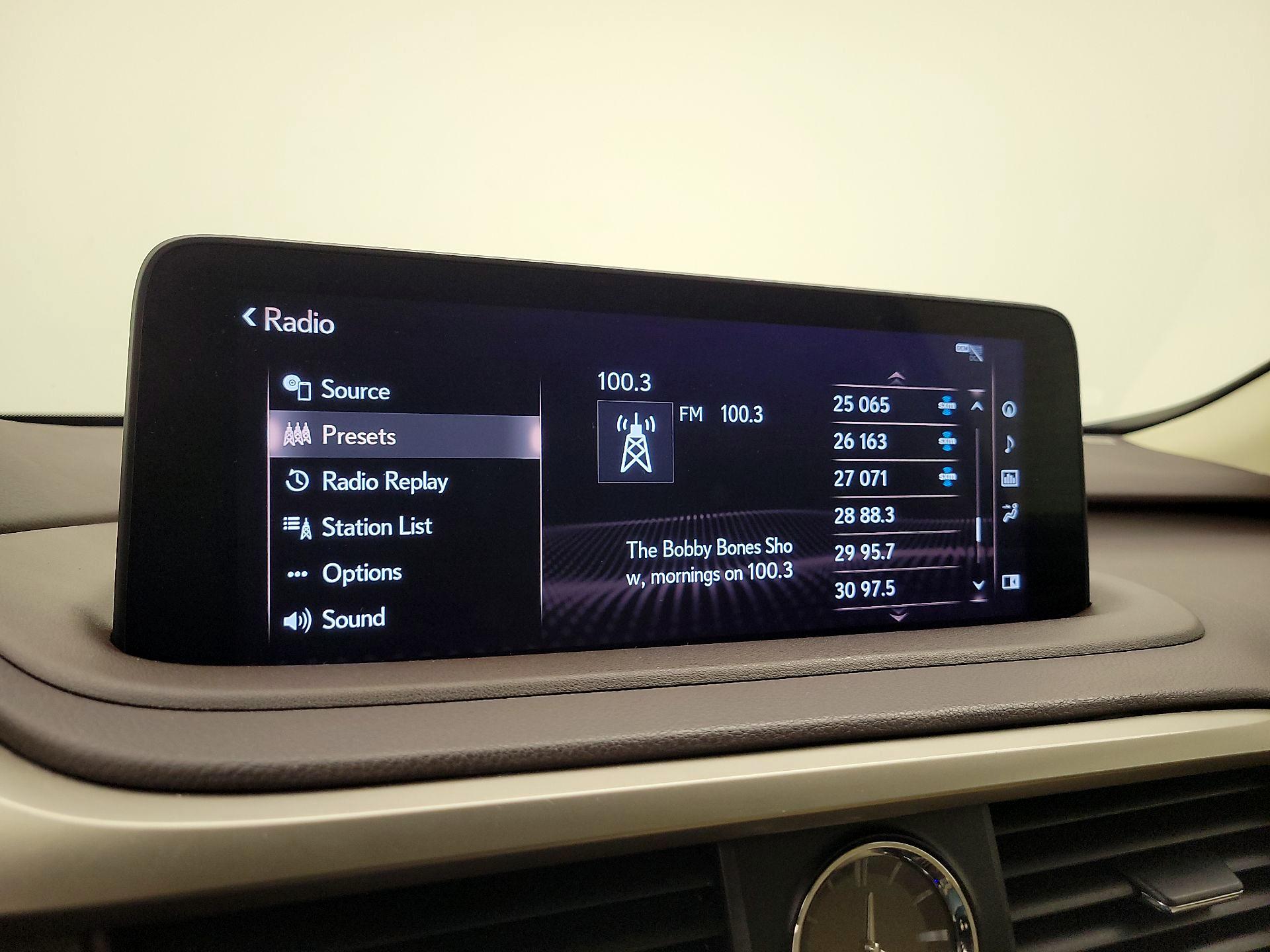 Thumbnail: 2020 Lexus RX - 16