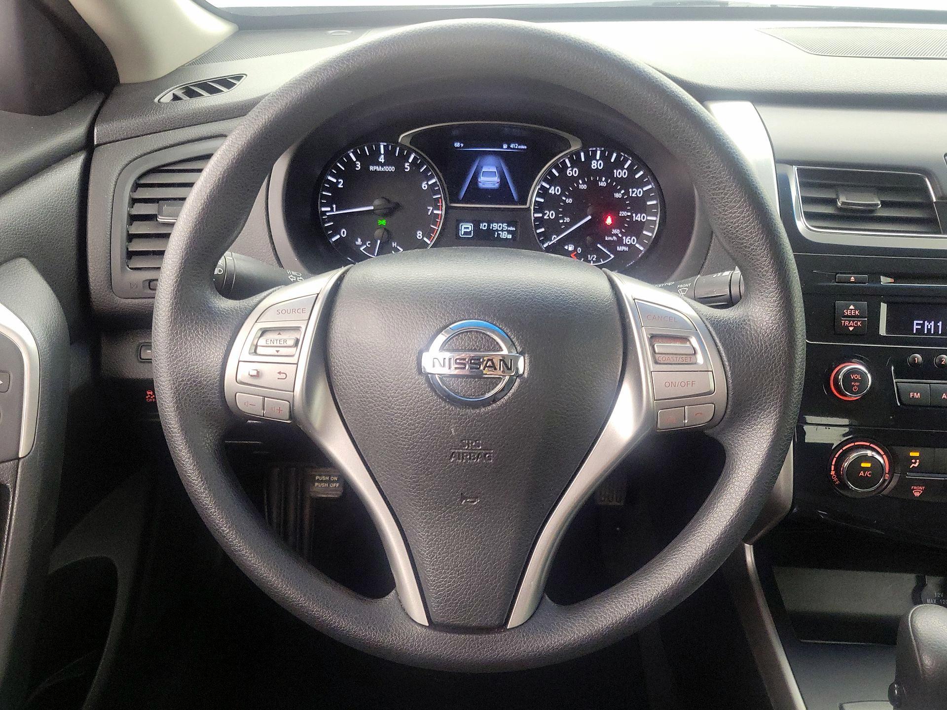 Thumbnail: 2015 Nissan Altima - 10