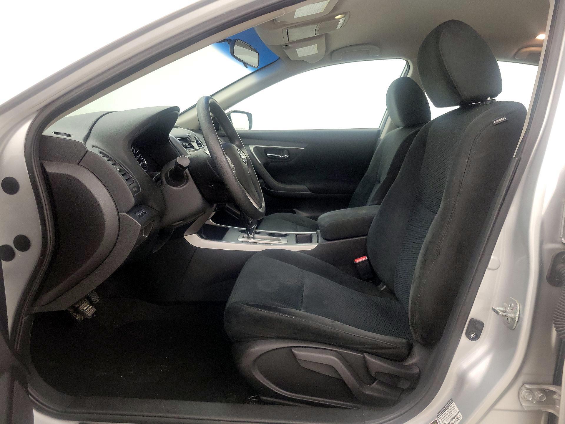 Thumbnail: 2015 Nissan Altima - 11