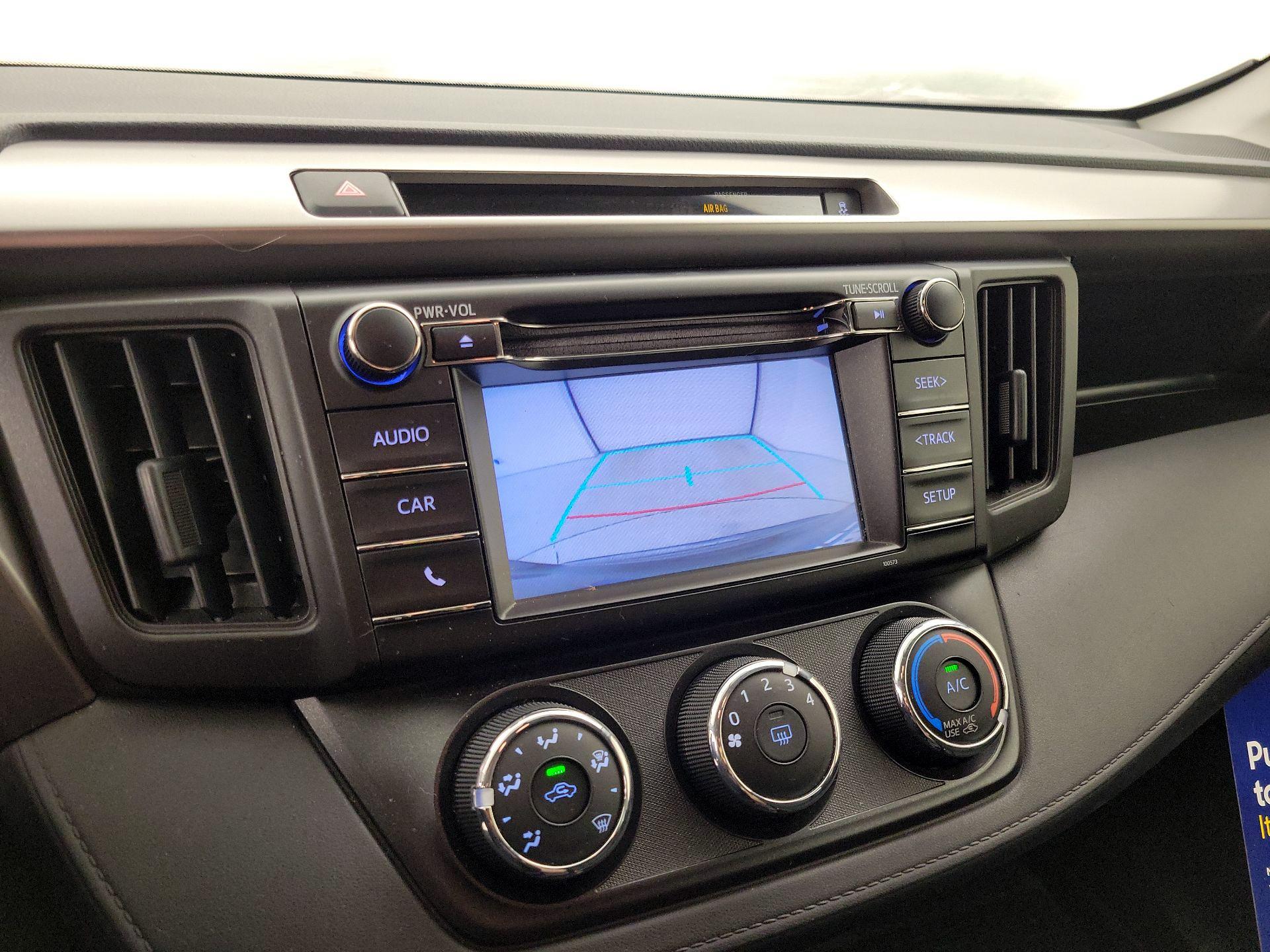 Thumbnail: 2016 Toyota RAV4 - 14