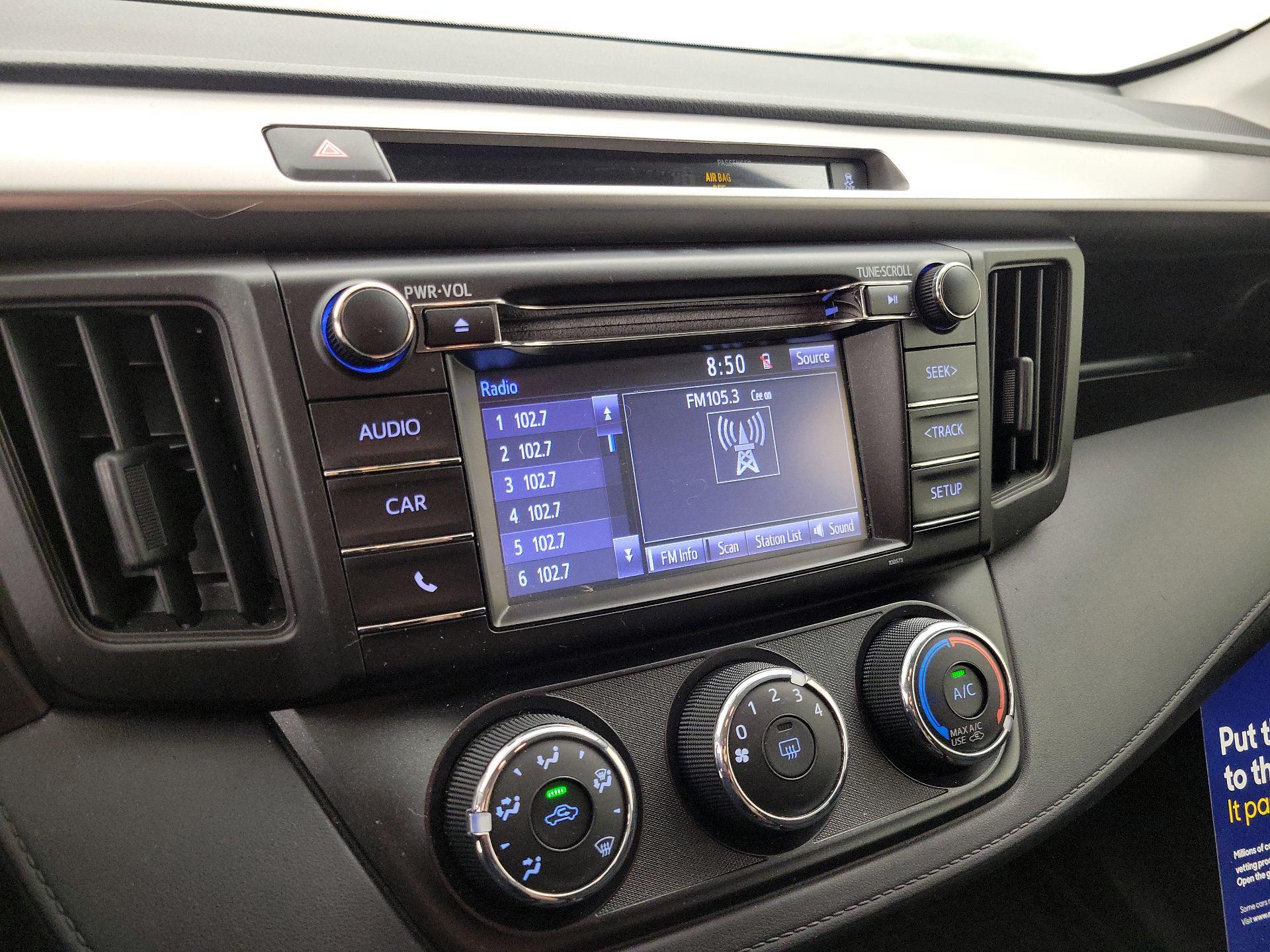 Thumbnail: 2016 Toyota RAV4 - 15