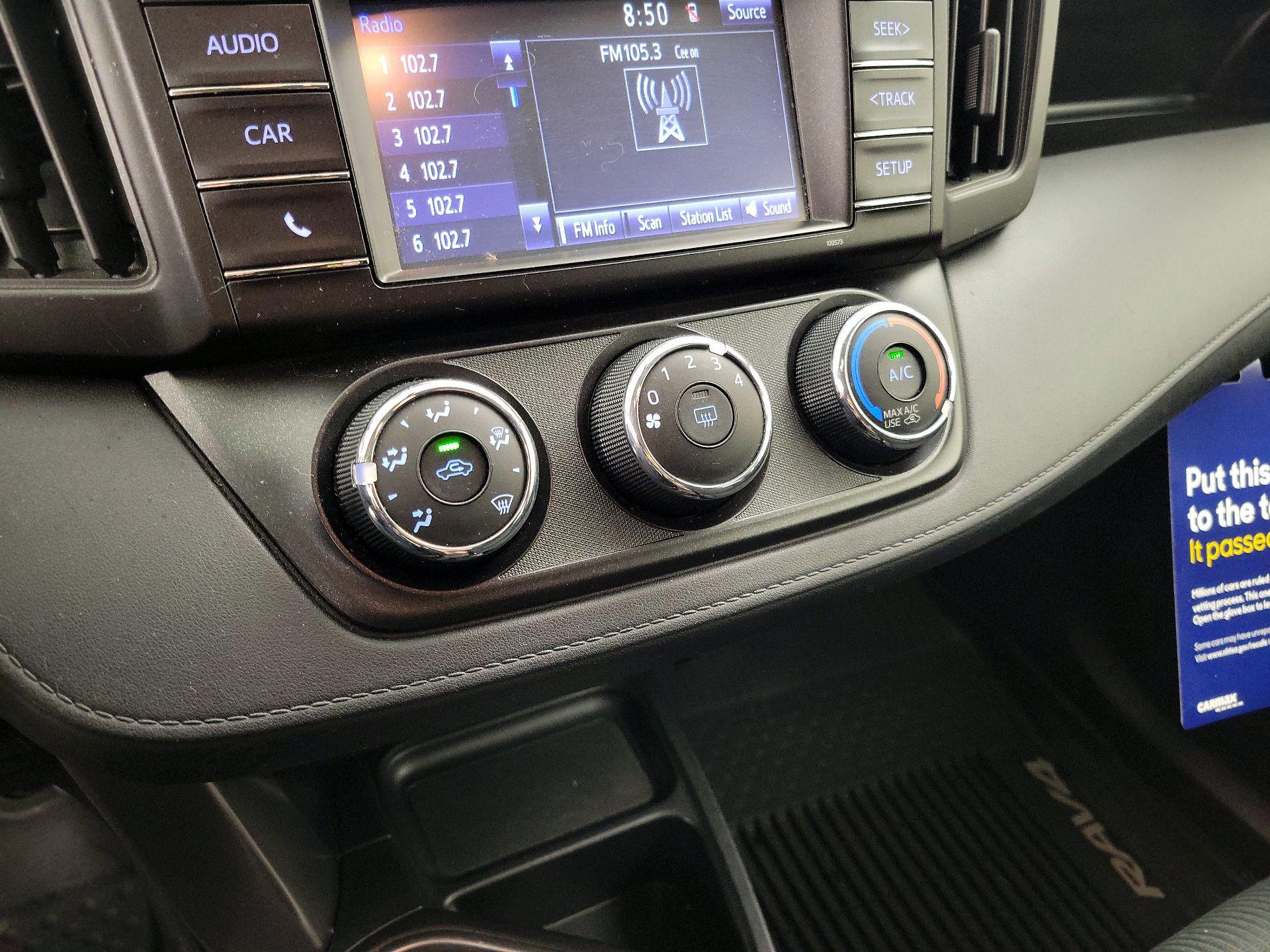 Thumbnail: 2016 Toyota RAV4 - 16