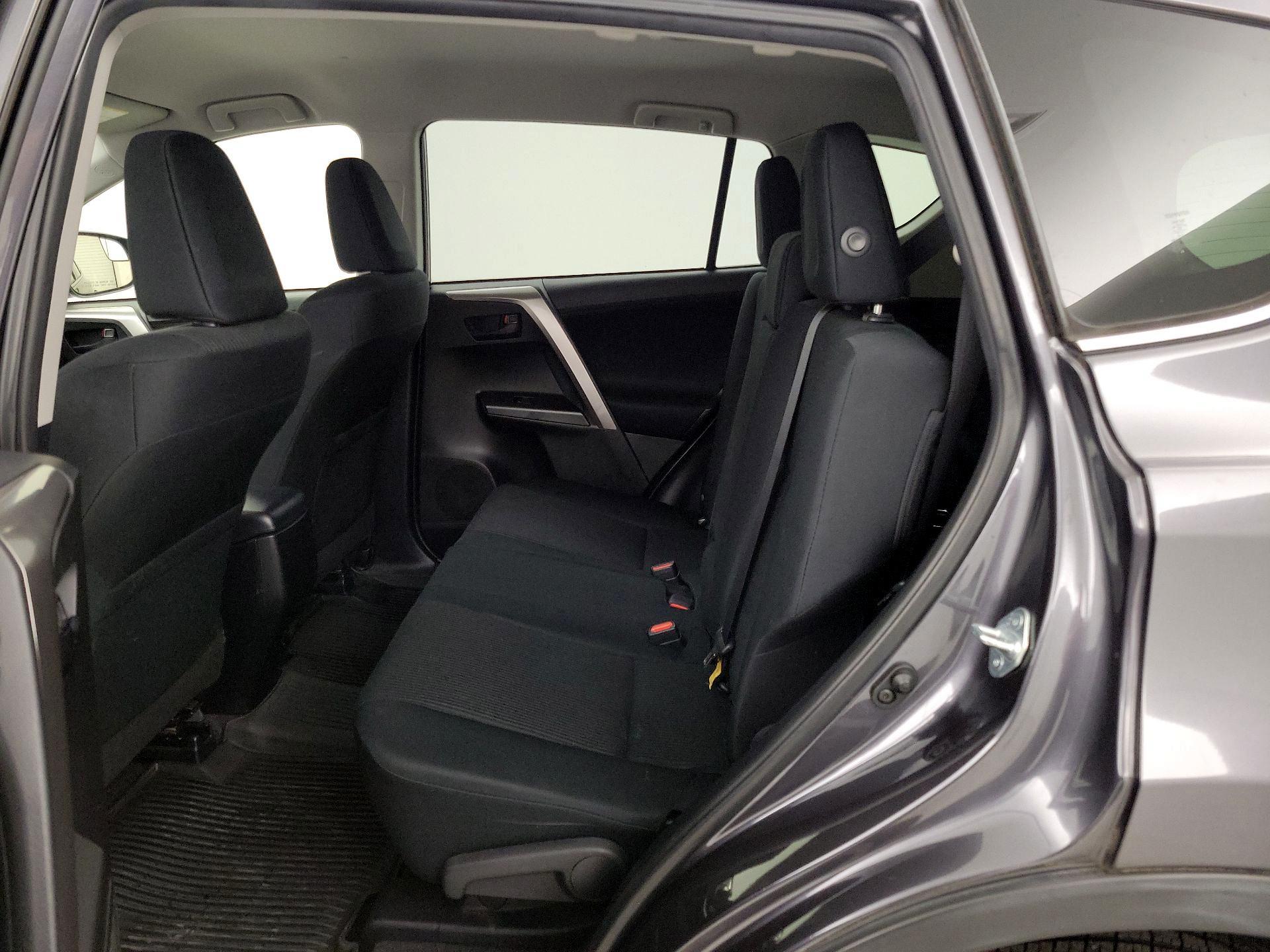 Thumbnail: 2016 Toyota RAV4 - 19