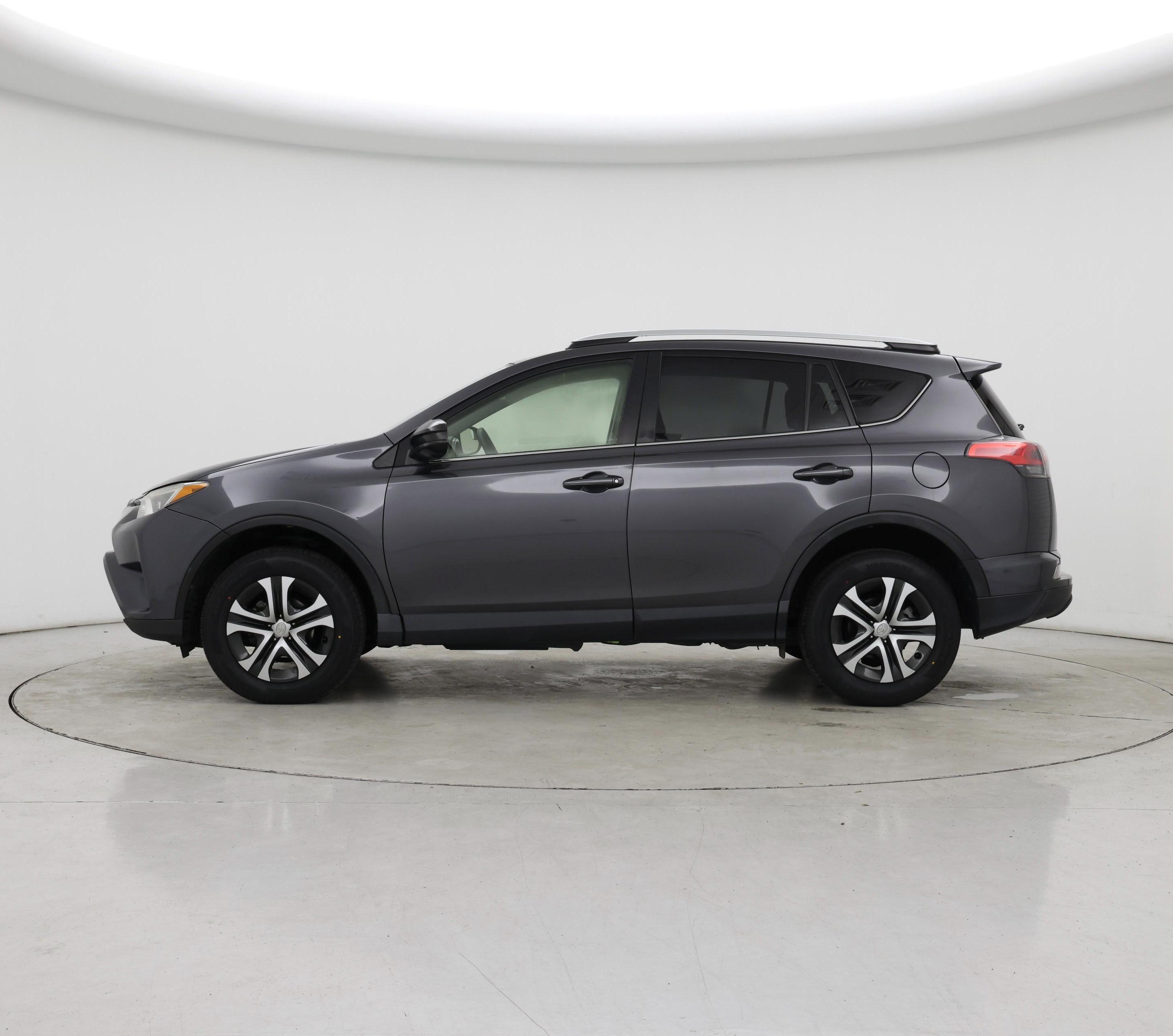 Thumbnail: 2016 Toyota RAV4 - 3