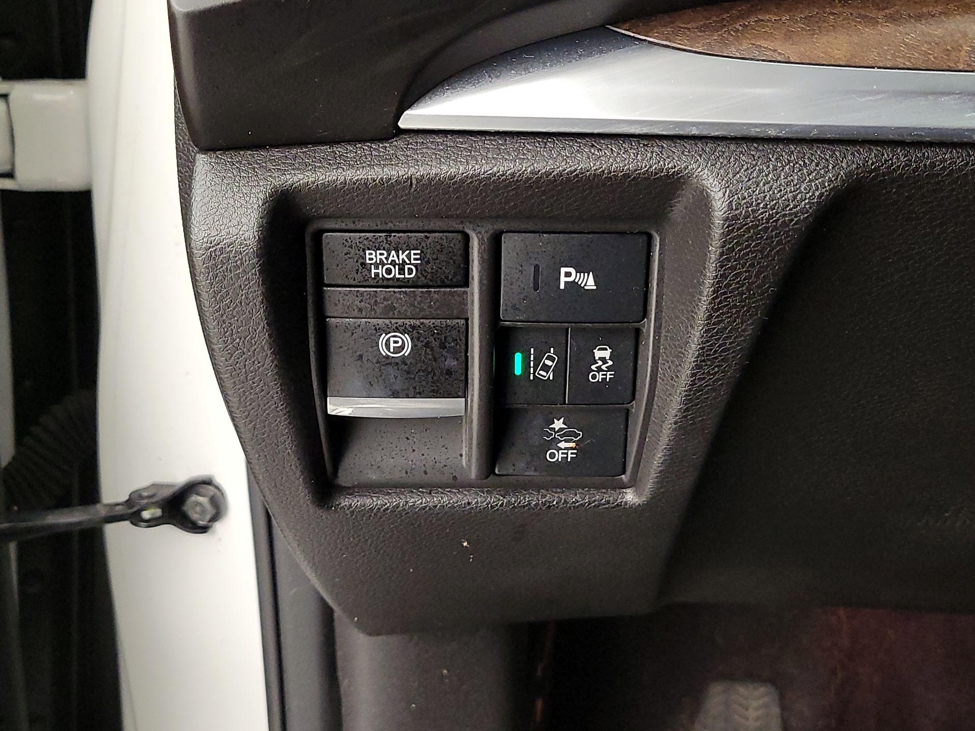 Thumbnail: 2019 Acura MDX - 13