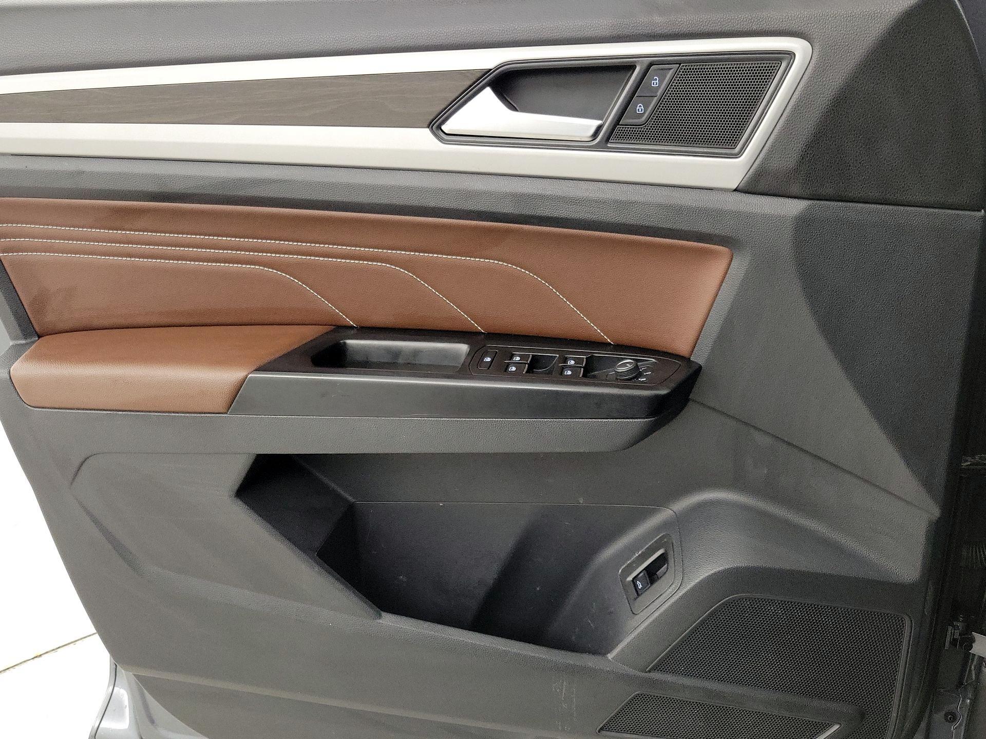 Thumbnail: 2021 Volkswagen Atlas - 12