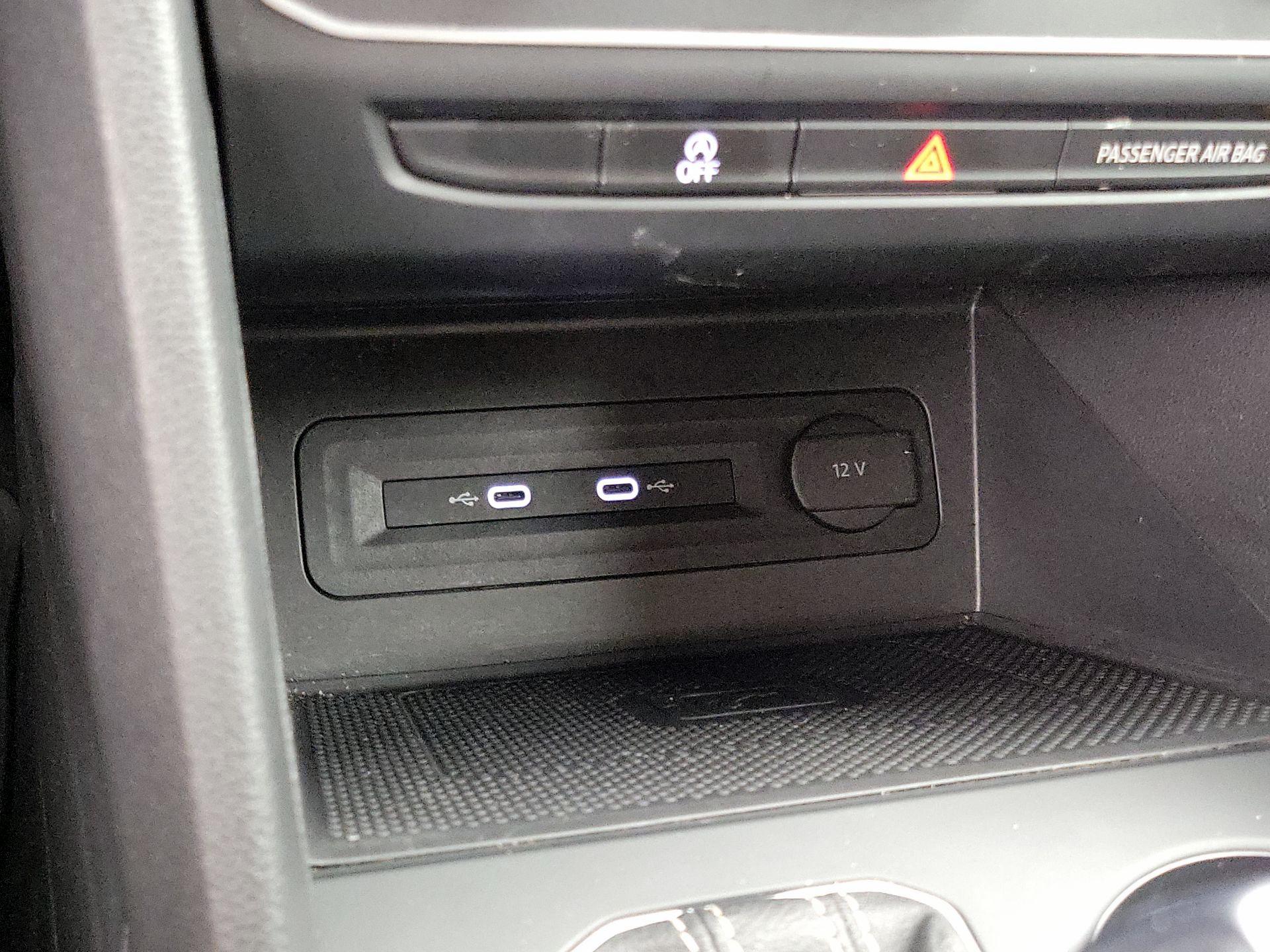 Thumbnail: 2021 Volkswagen Atlas - 18