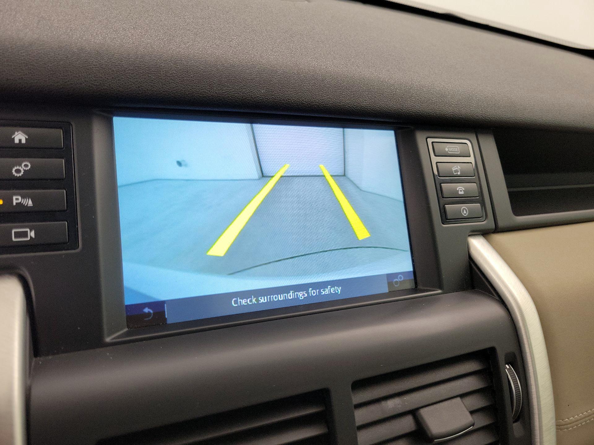 Thumbnail: 2018 Land Rover Discovery Sport - 14