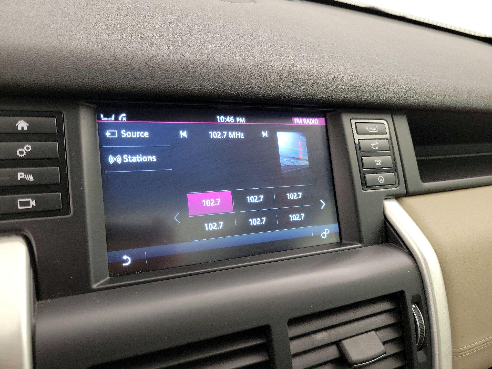 Thumbnail: 2018 Land Rover Discovery Sport - 15