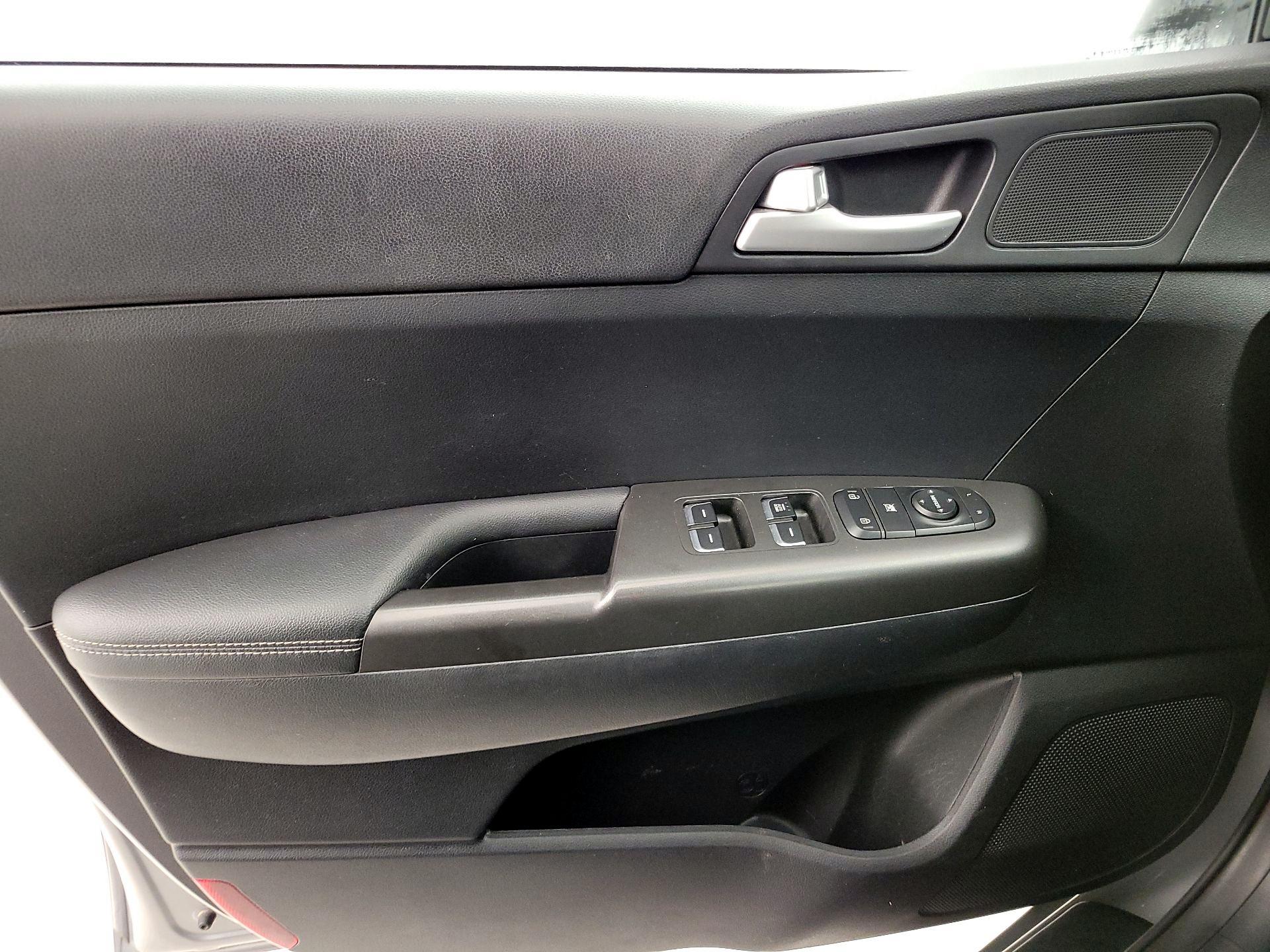 Thumbnail: 2019 Kia Sportage - 12