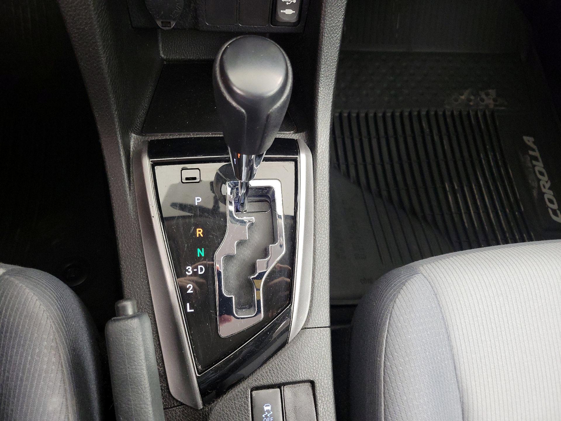 Thumbnail: 2015 Toyota Corolla - 16