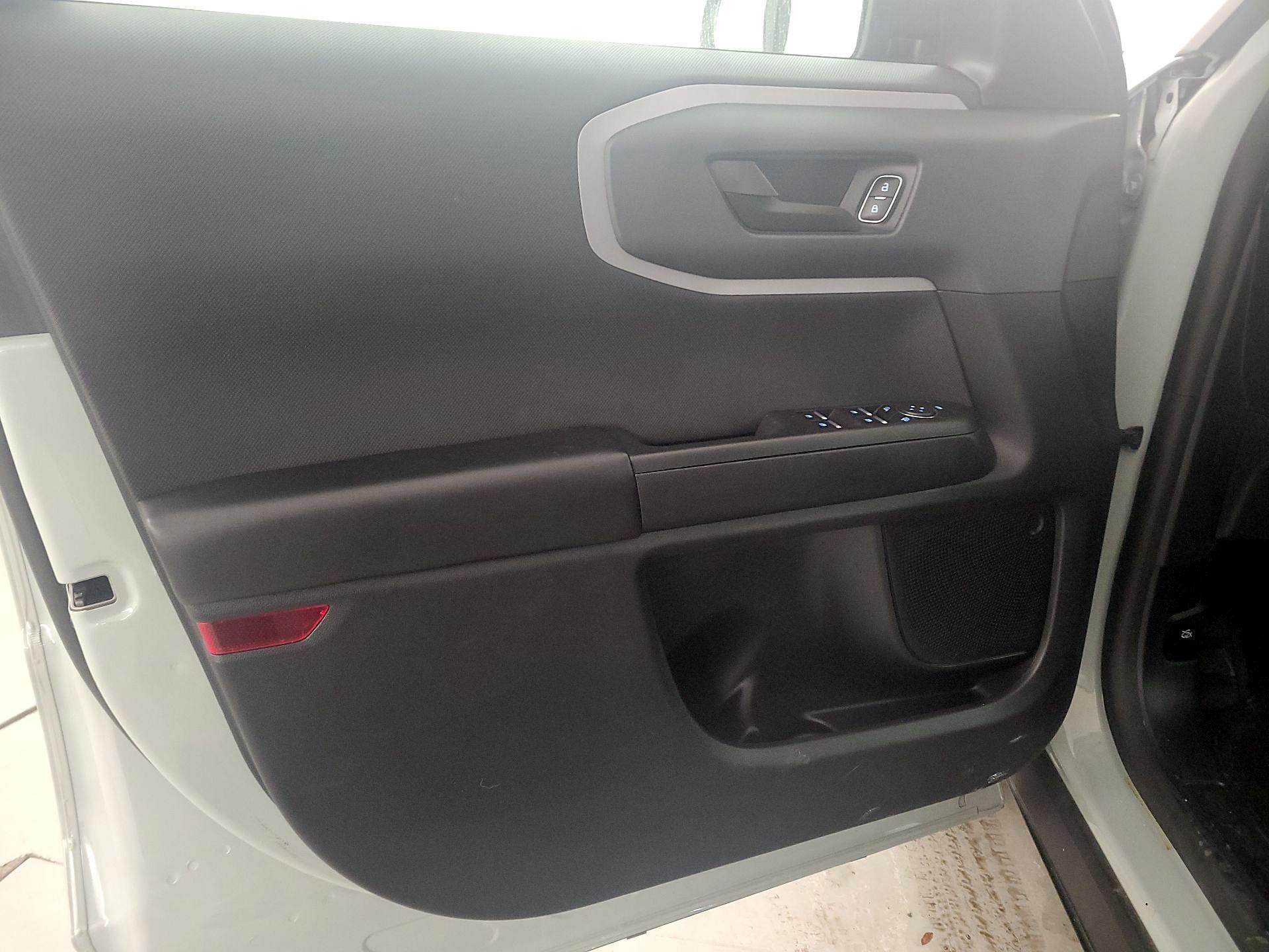 Thumbnail: 2023 Ford Bronco Sport - 12