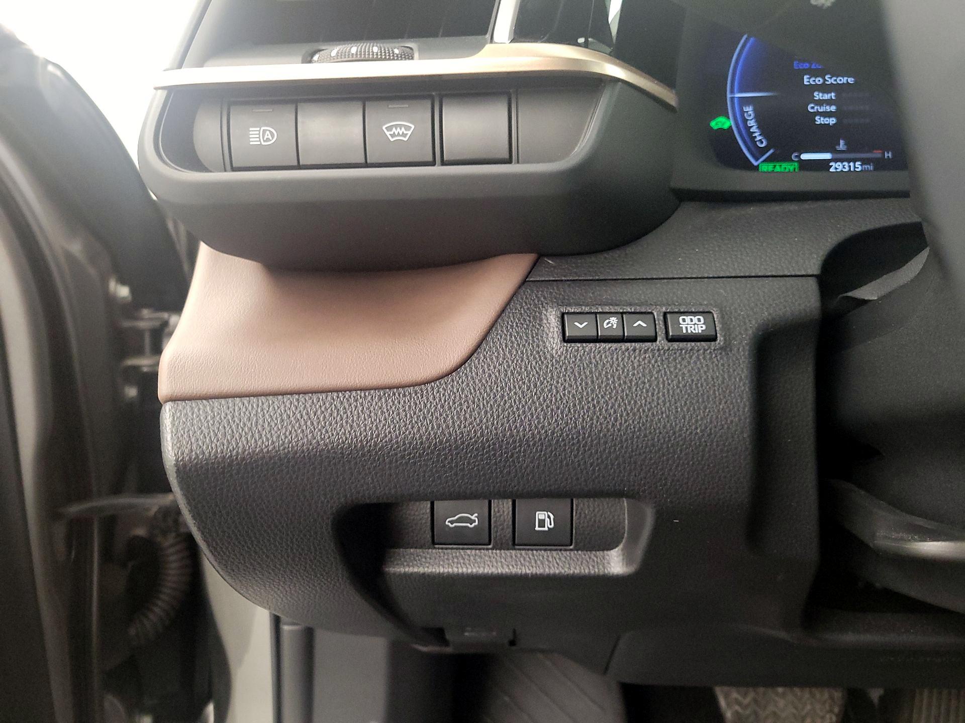 Thumbnail: 2023 Toyota Crown - 13