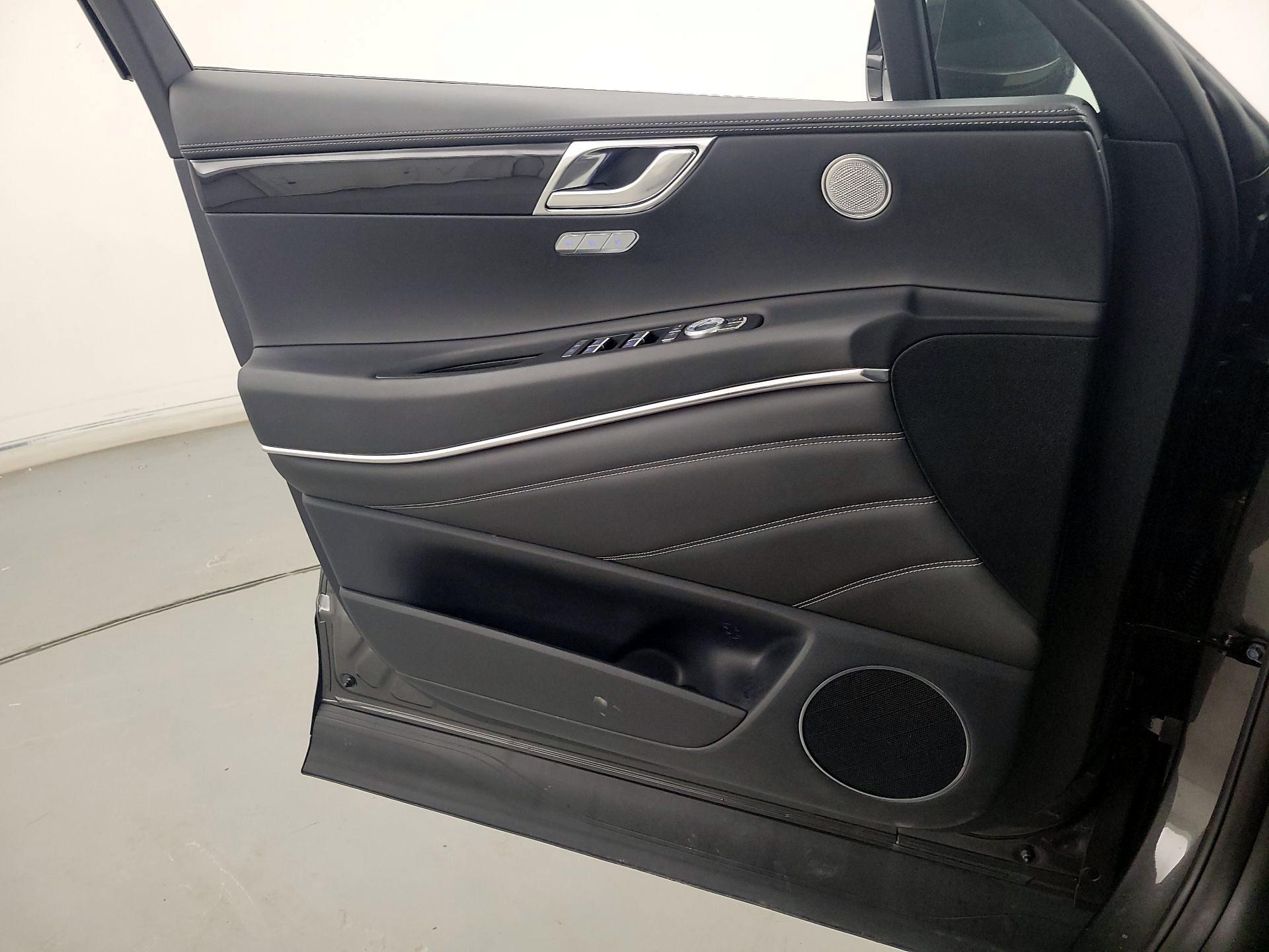 Thumbnail: 2025 Genesis GV80 - 12