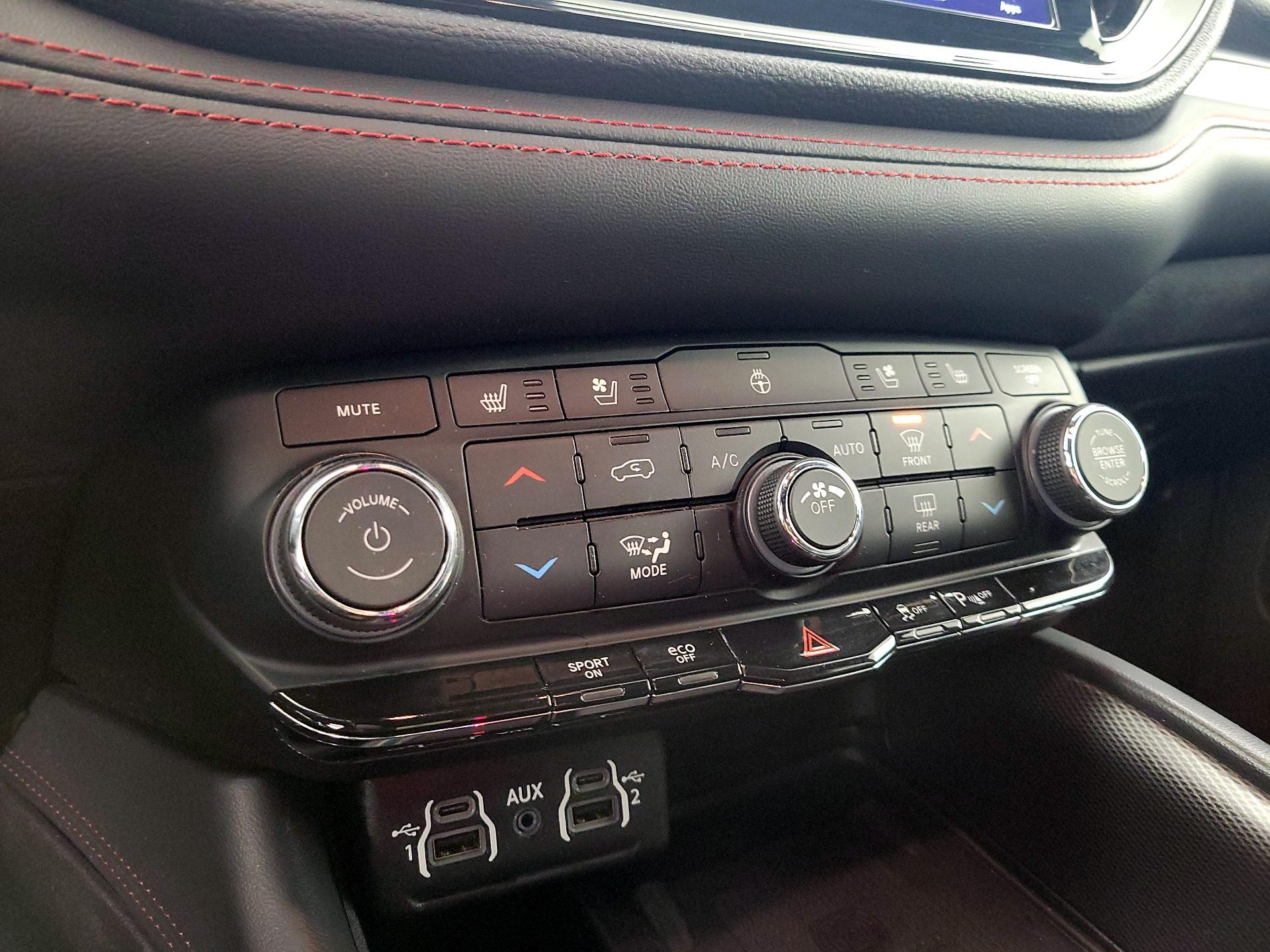 Thumbnail: 2023 Dodge Durango - 17