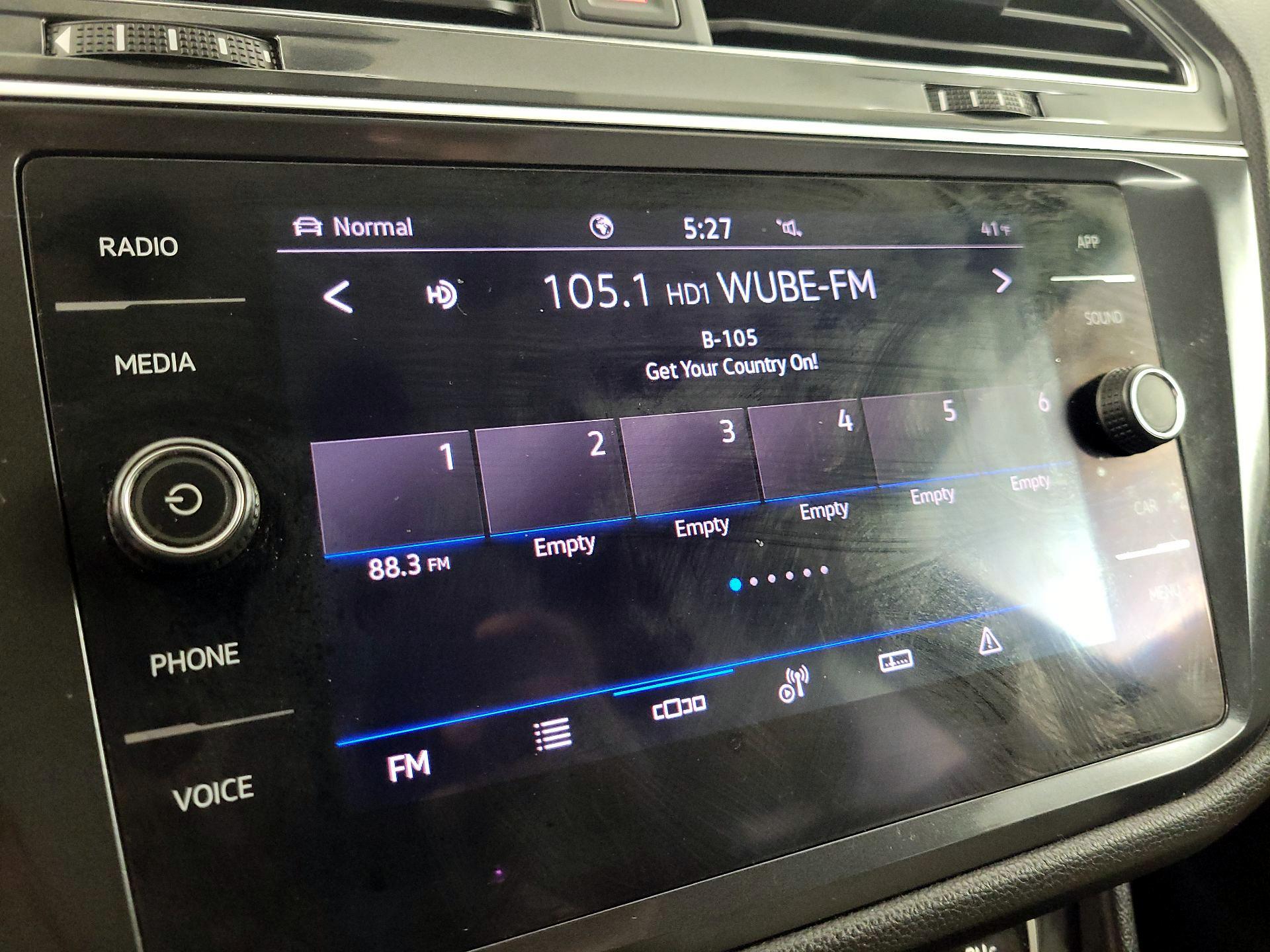 Thumbnail: 2021 Volkswagen Tiguan - 15