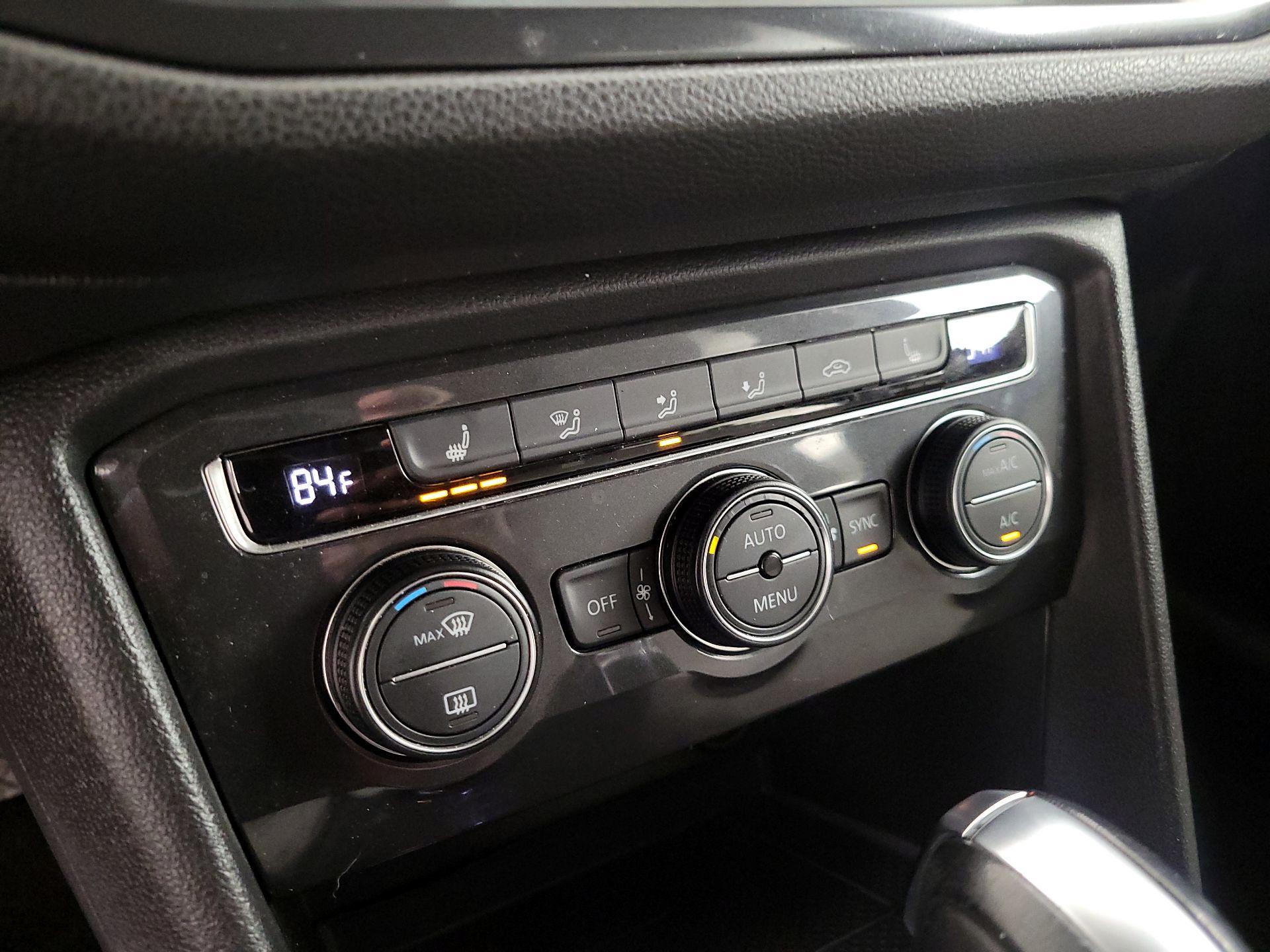 Thumbnail: 2021 Volkswagen Tiguan - 16