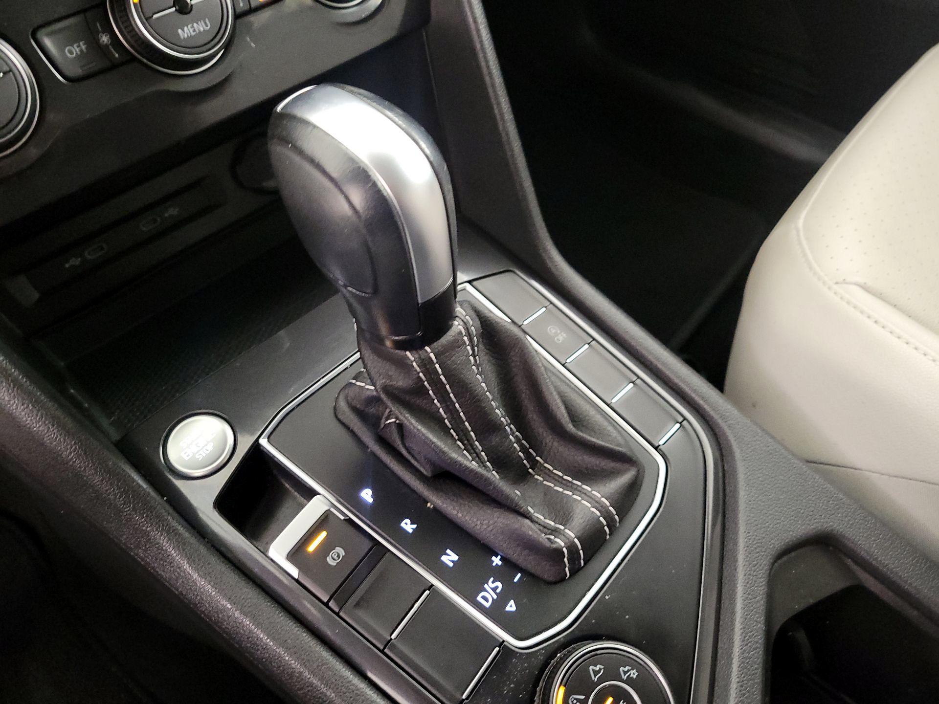 Thumbnail: 2021 Volkswagen Tiguan - 17