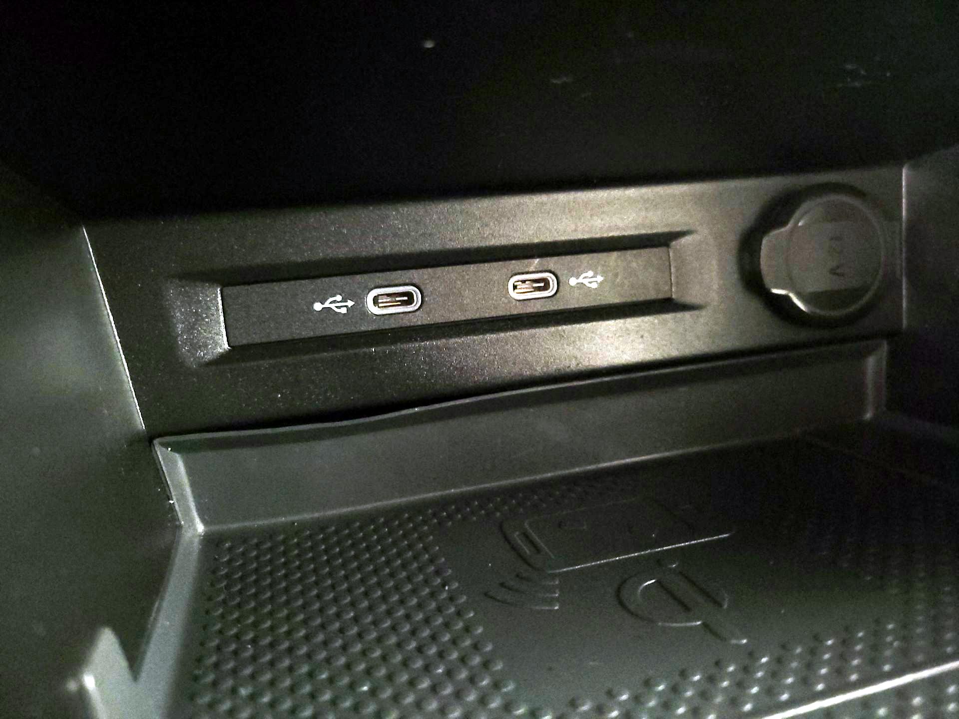 Thumbnail: 2021 Volkswagen Tiguan - 18