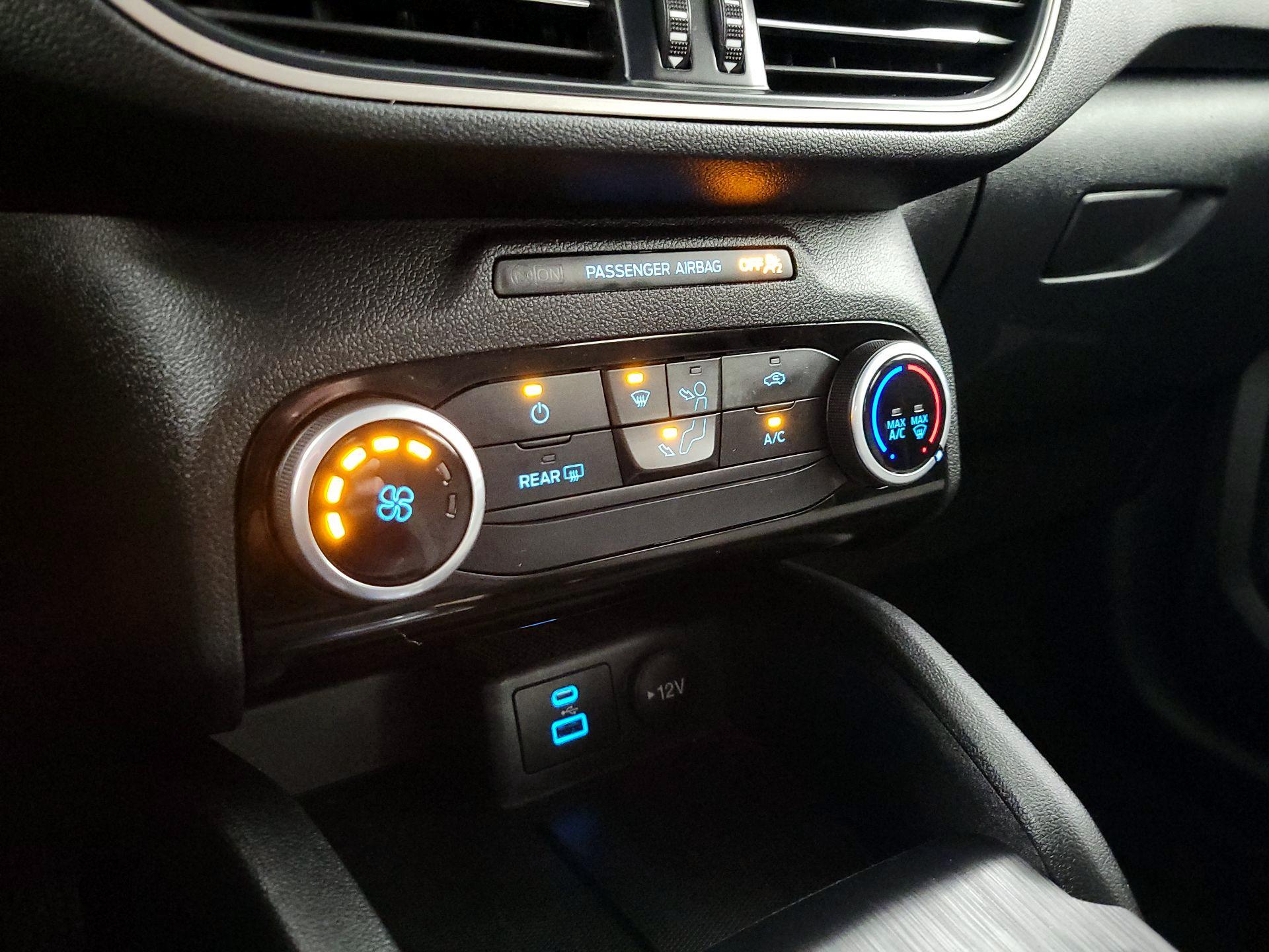 Thumbnail: 2022 Ford Escape - 16