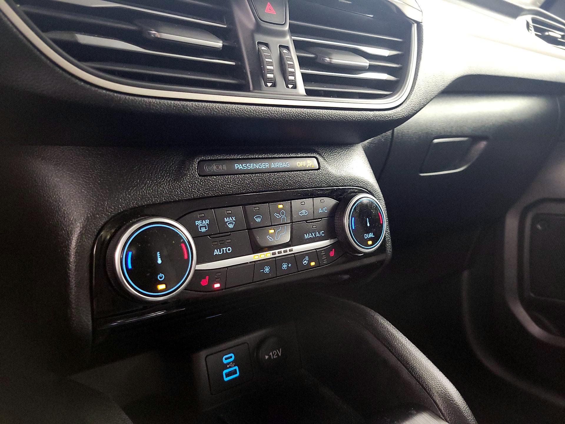 Thumbnail: 2022 Ford Escape - 17