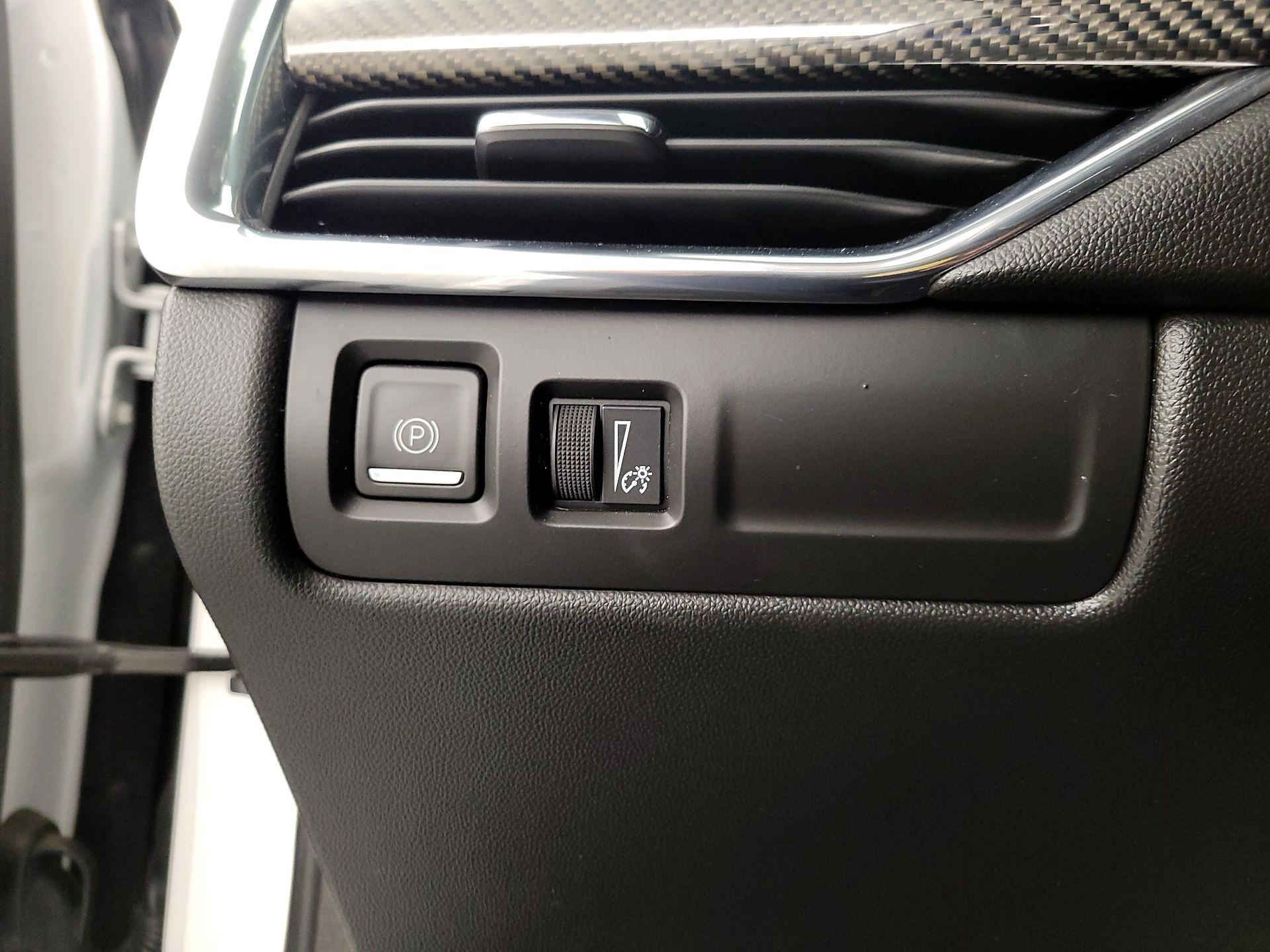 Thumbnail: 2020 Cadillac XT4 - 13