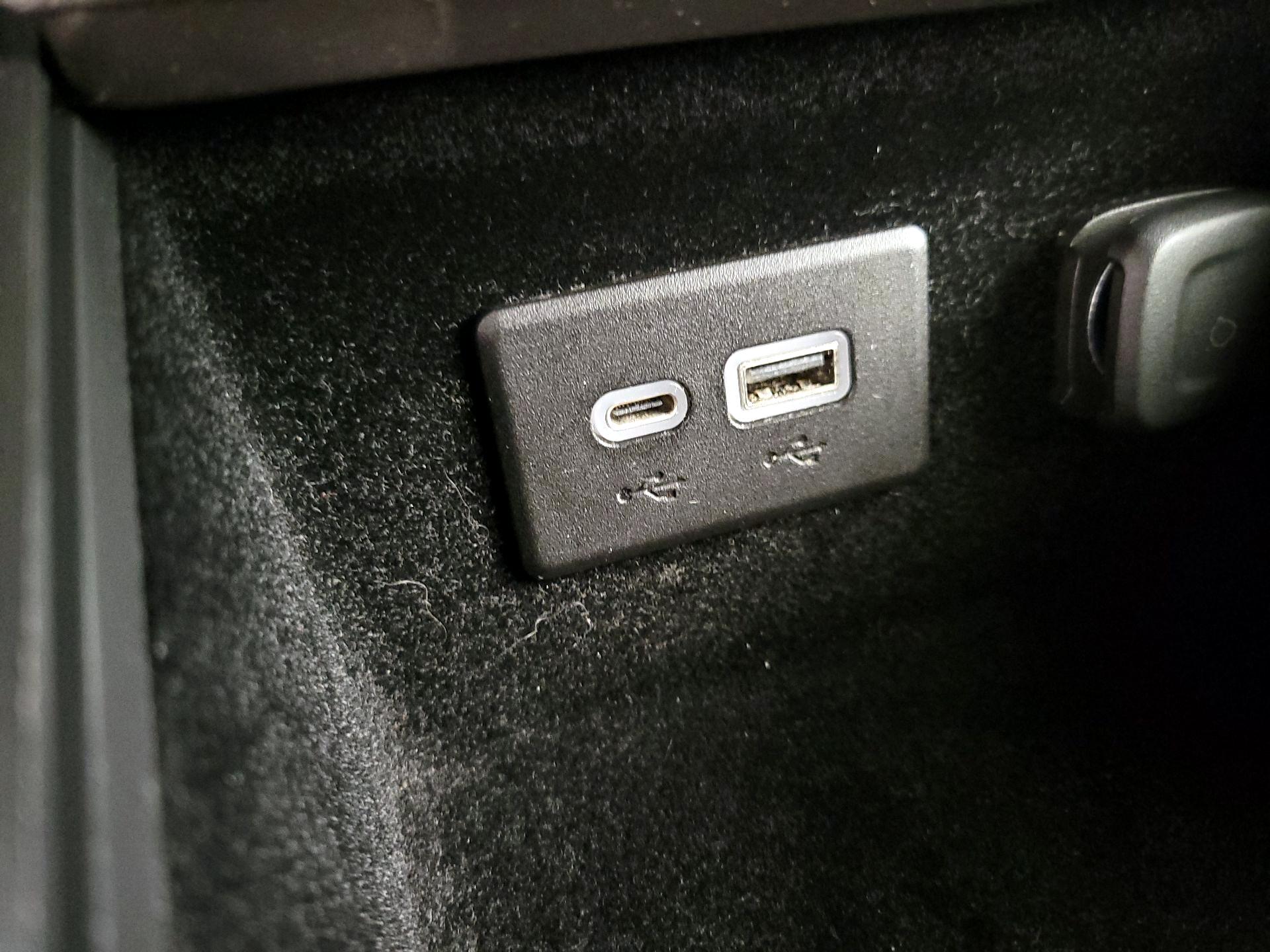 Thumbnail: 2020 Cadillac XT4 - 18