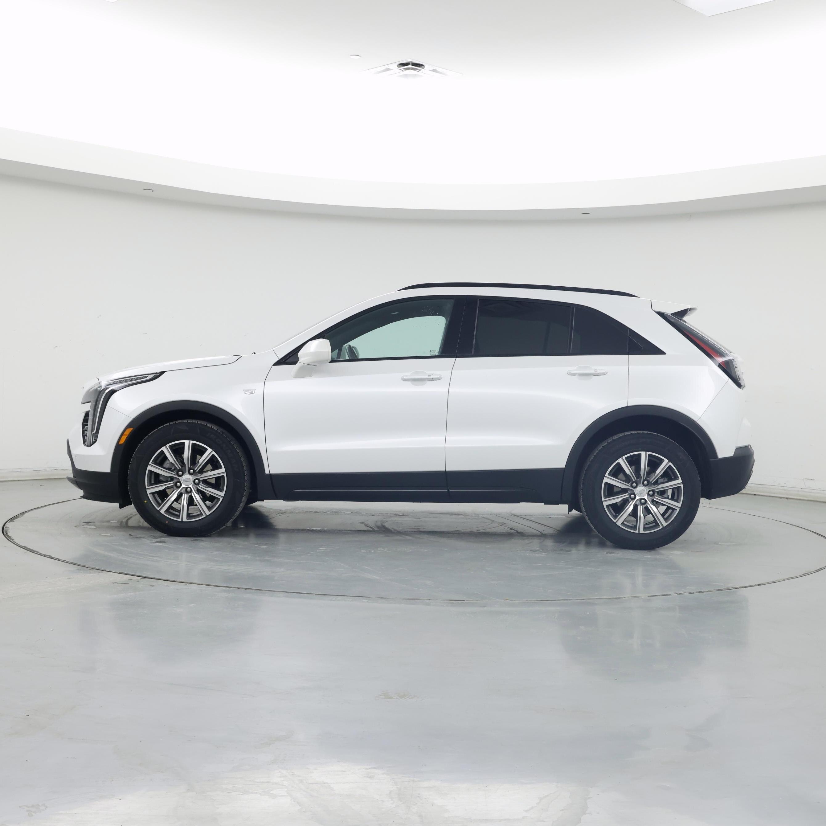 Thumbnail: 2020 Cadillac XT4 - 3