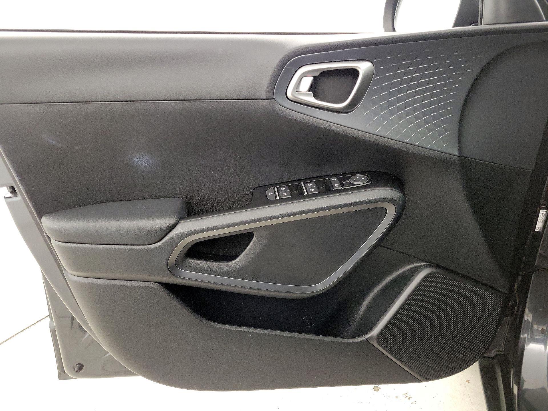 Thumbnail: 2021 Kia Soul - 12