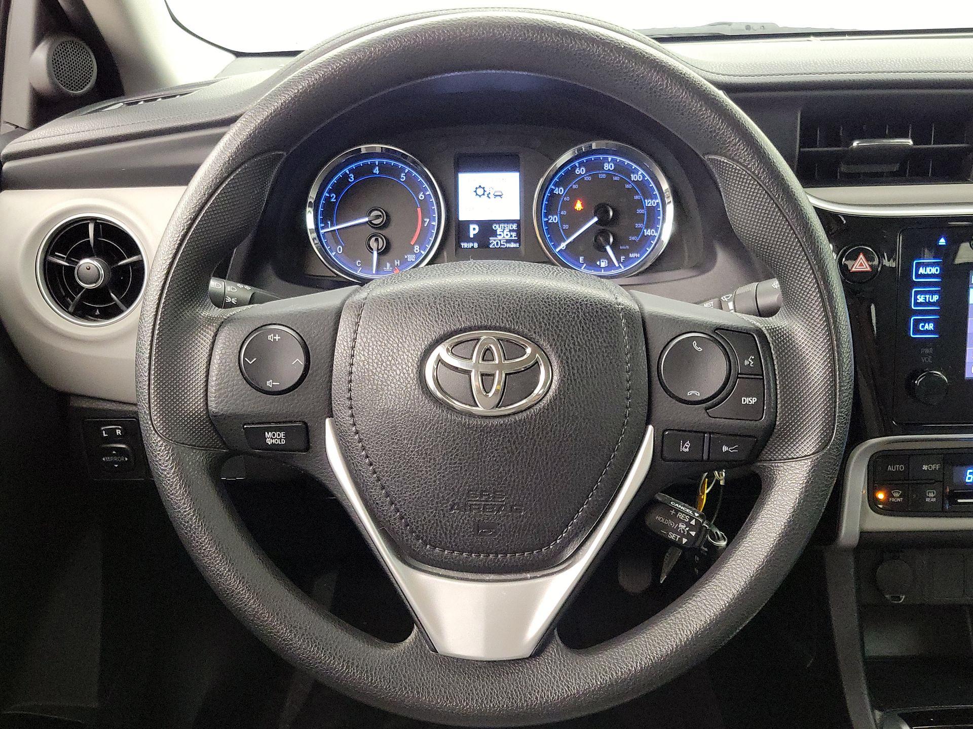 Thumbnail: 2017 Toyota Corolla - 10