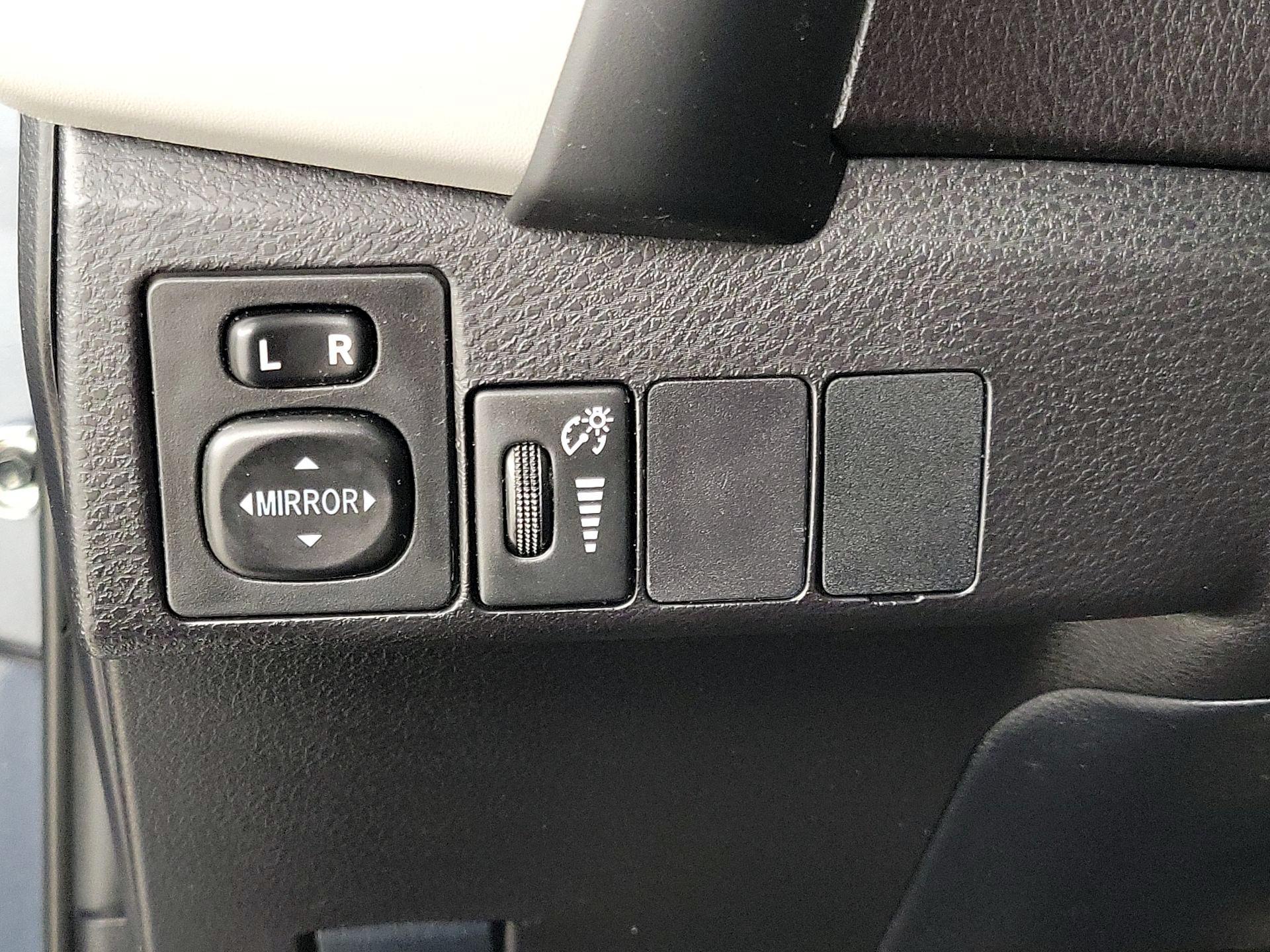 Thumbnail: 2017 Toyota Corolla - 13